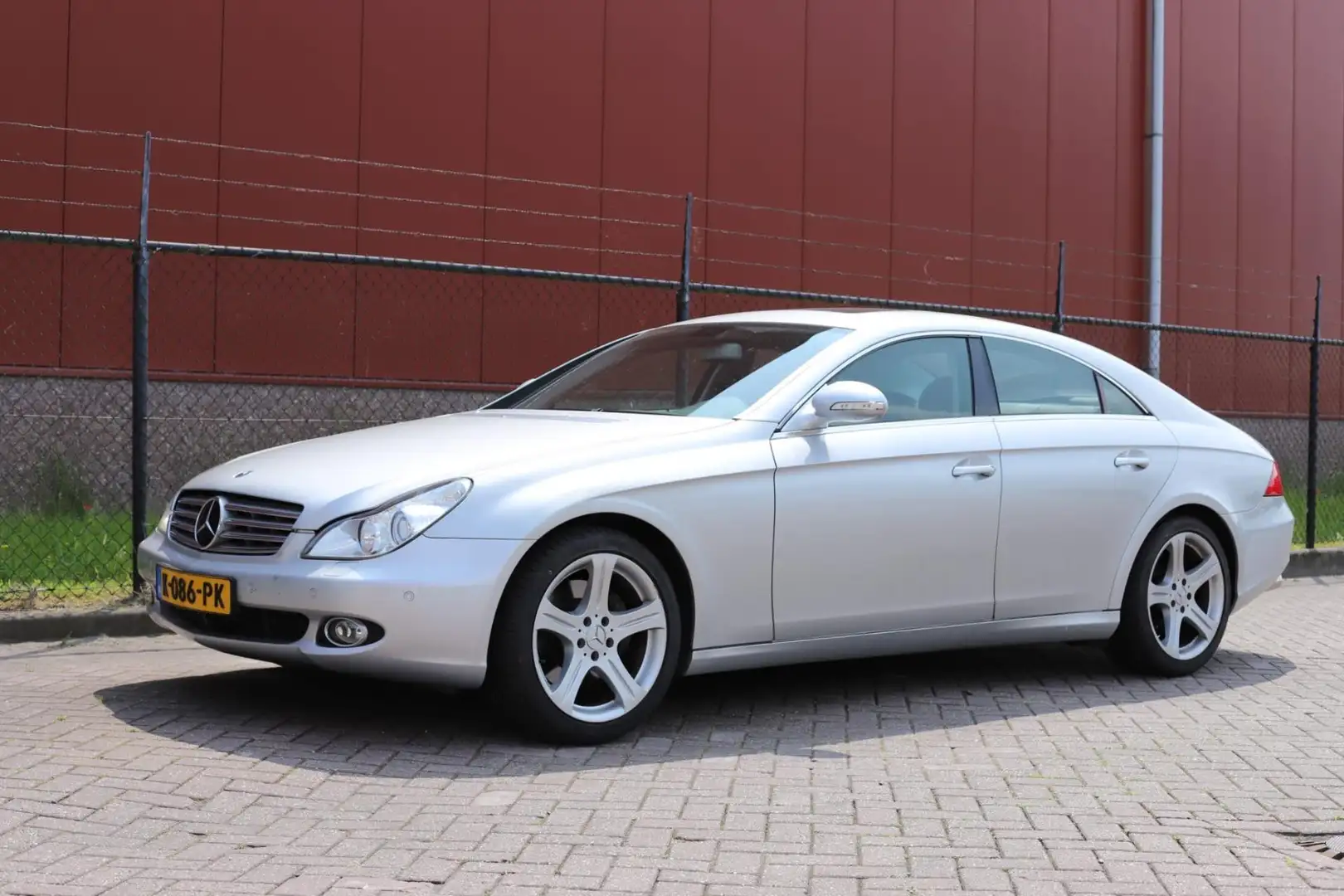 Mercedes-Benz CLS 350 Šedá - 1