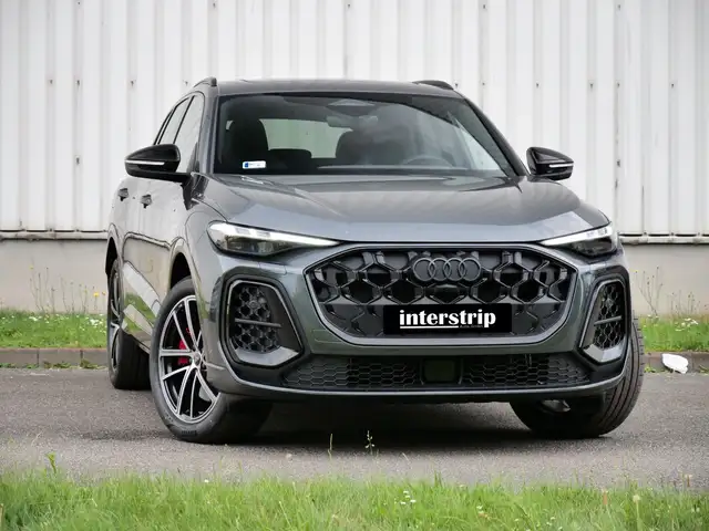 Audi Q5 view 3
