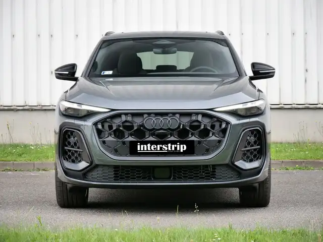 Audi Q5 view 2