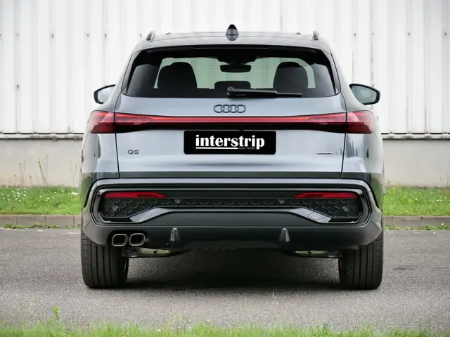 Audi Q5 view 6