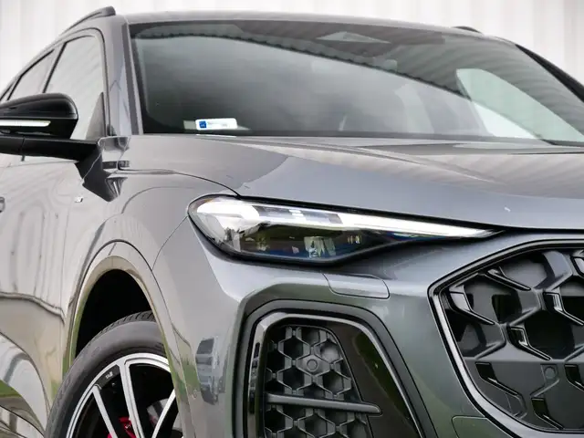 Audi Q5 view 7