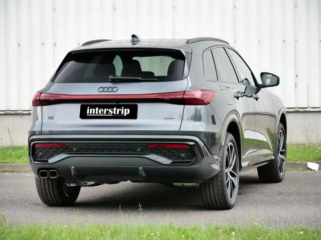 Audi Q5 view 5