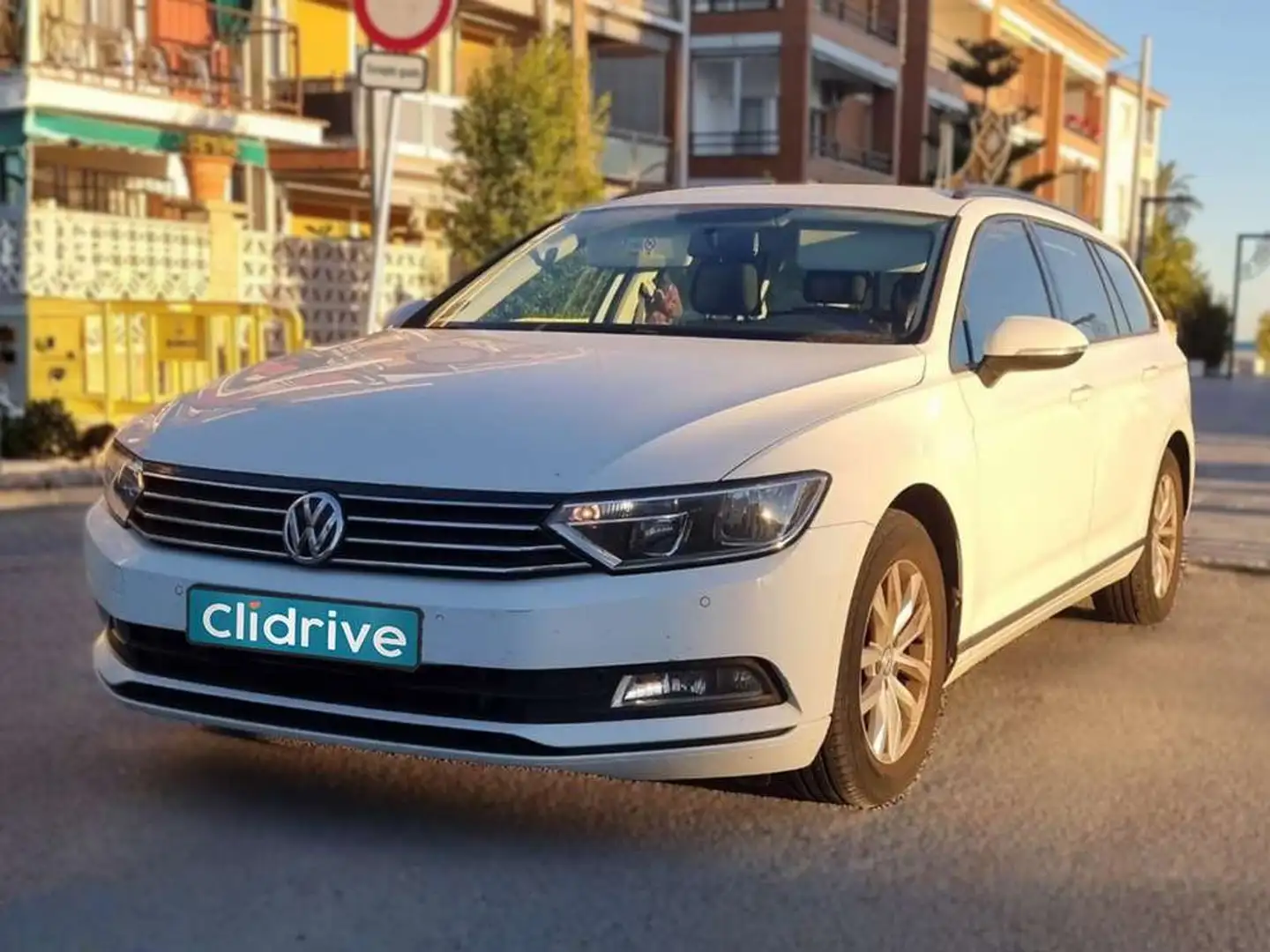 Volkswagen Passat Variant 2.0TDI Advance 110kW Blanco - 1