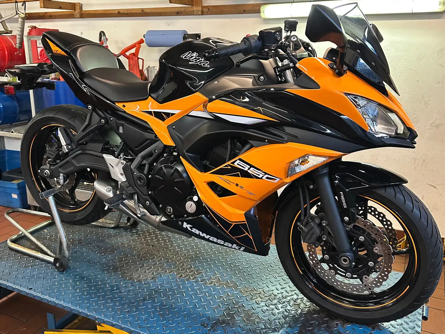 Kawasaki Ninja 650 Orange - 1