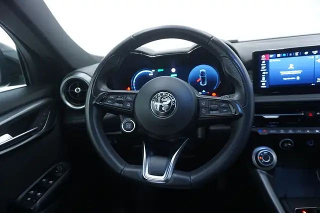 Alfa Romeo Tonale view 11