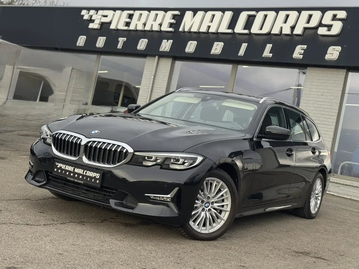 BMW 330 Touring 330eXA PHEV Luxury Line Noir - 1