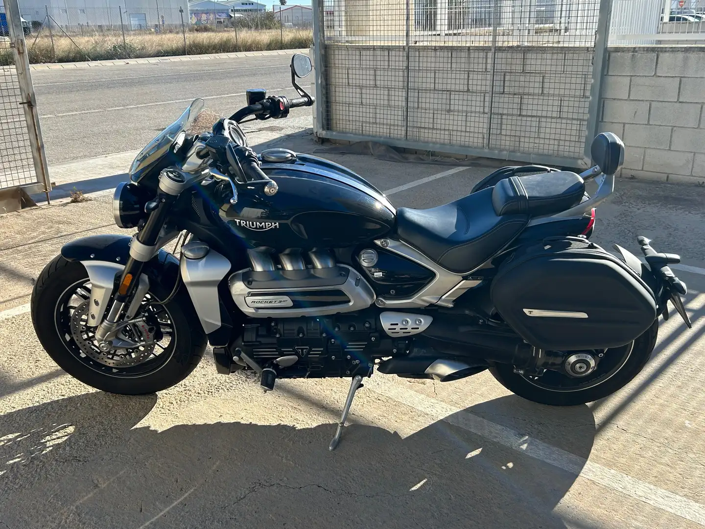 Triumph Rocket 3 GT Negro - 1