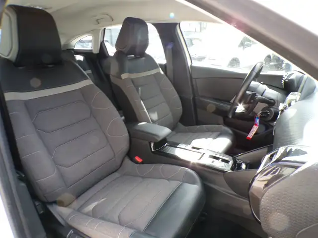 Citroen C4 view 13