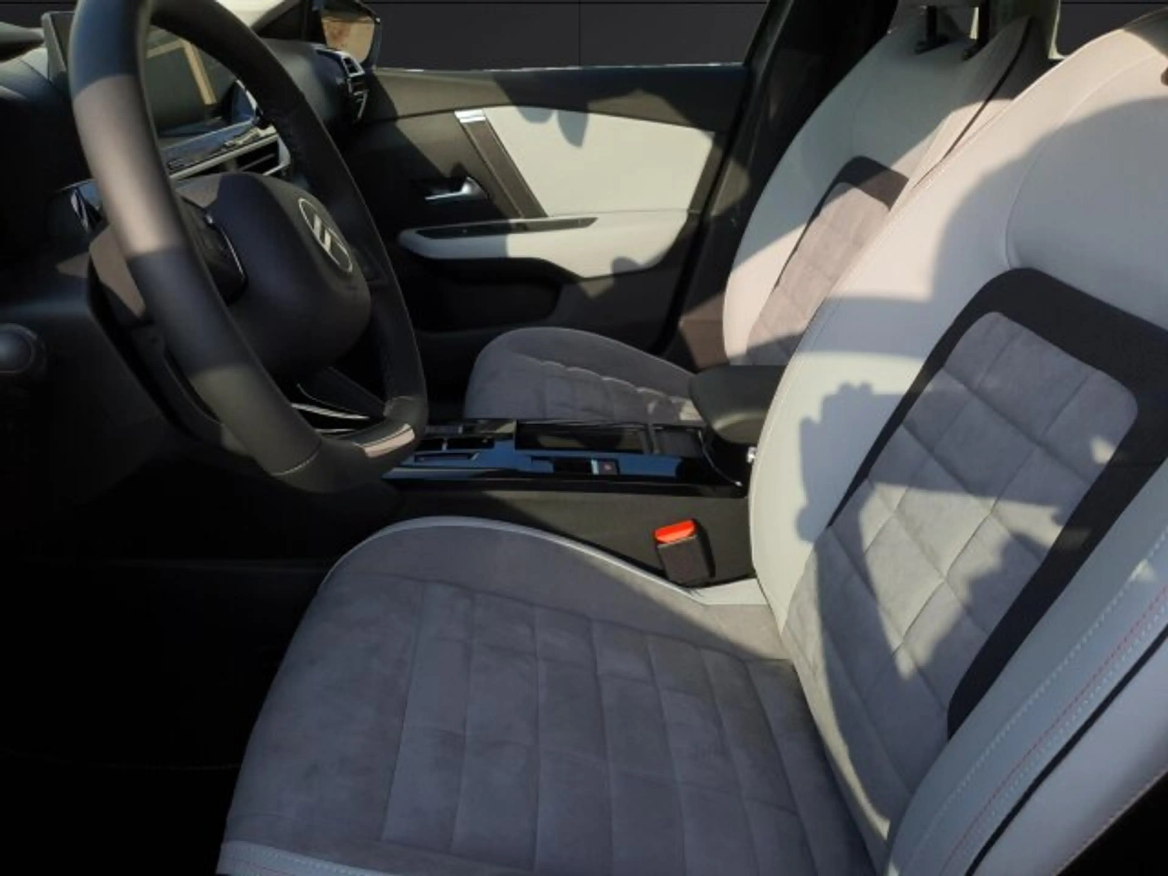 Citroen C4 X C4 X 1.2 Hybrid 145 Max +360°+Beh.Front+ACC+ — photo 8