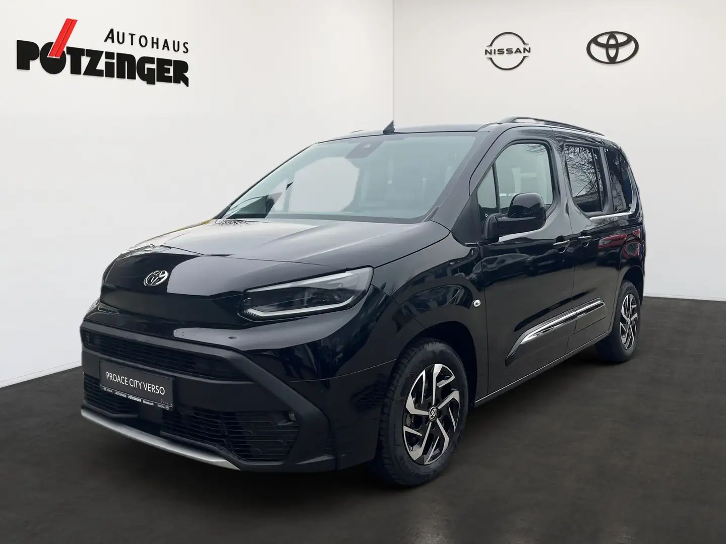 Toyota Proace Verso 1.2T TeamD L1,Comfort,Navi,LED Černá - 1