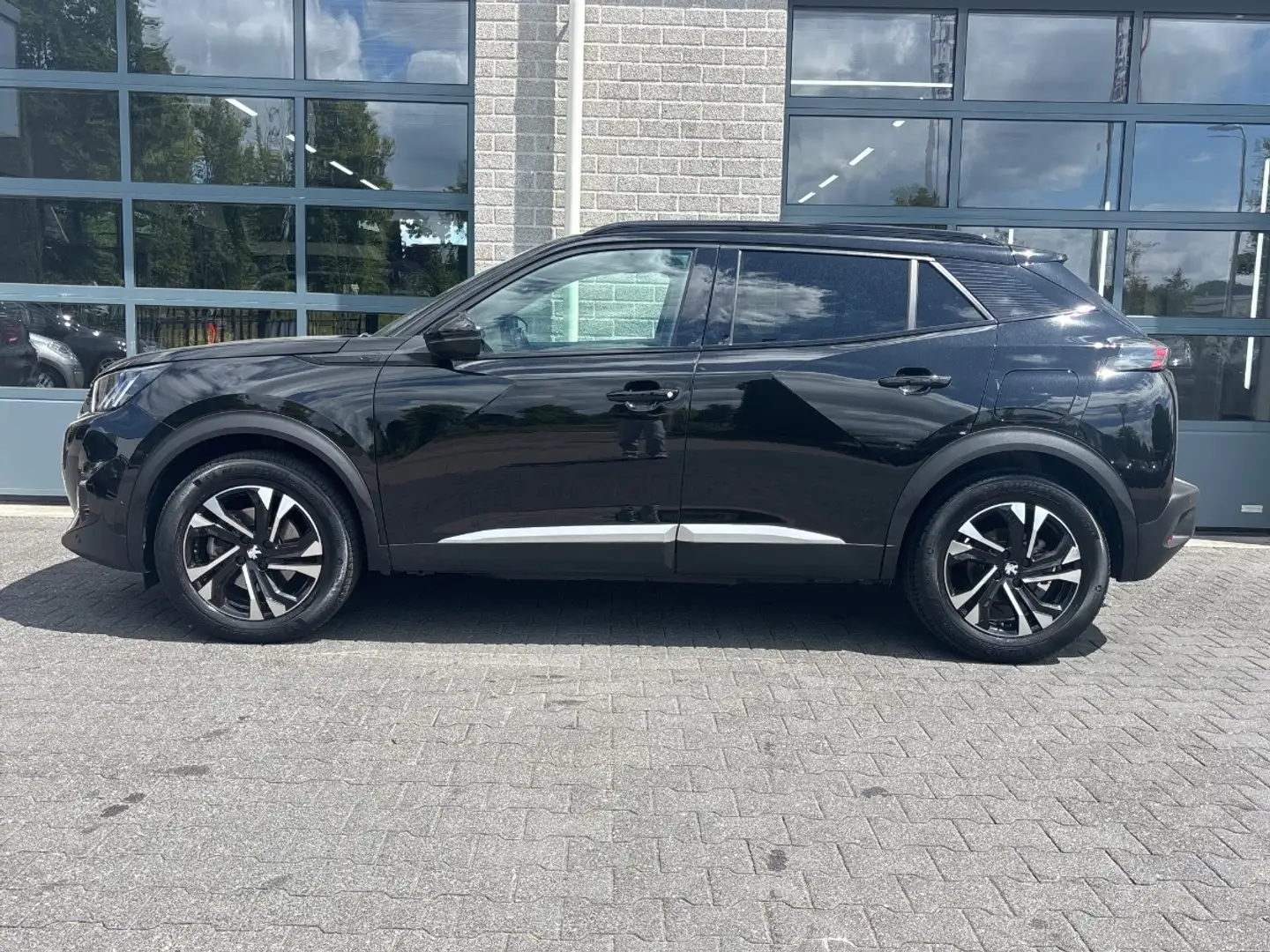 Peugeot e-2008 EV Active 50 kWh | TREKHAAK | STOELVERWARMING | Zwart - 2