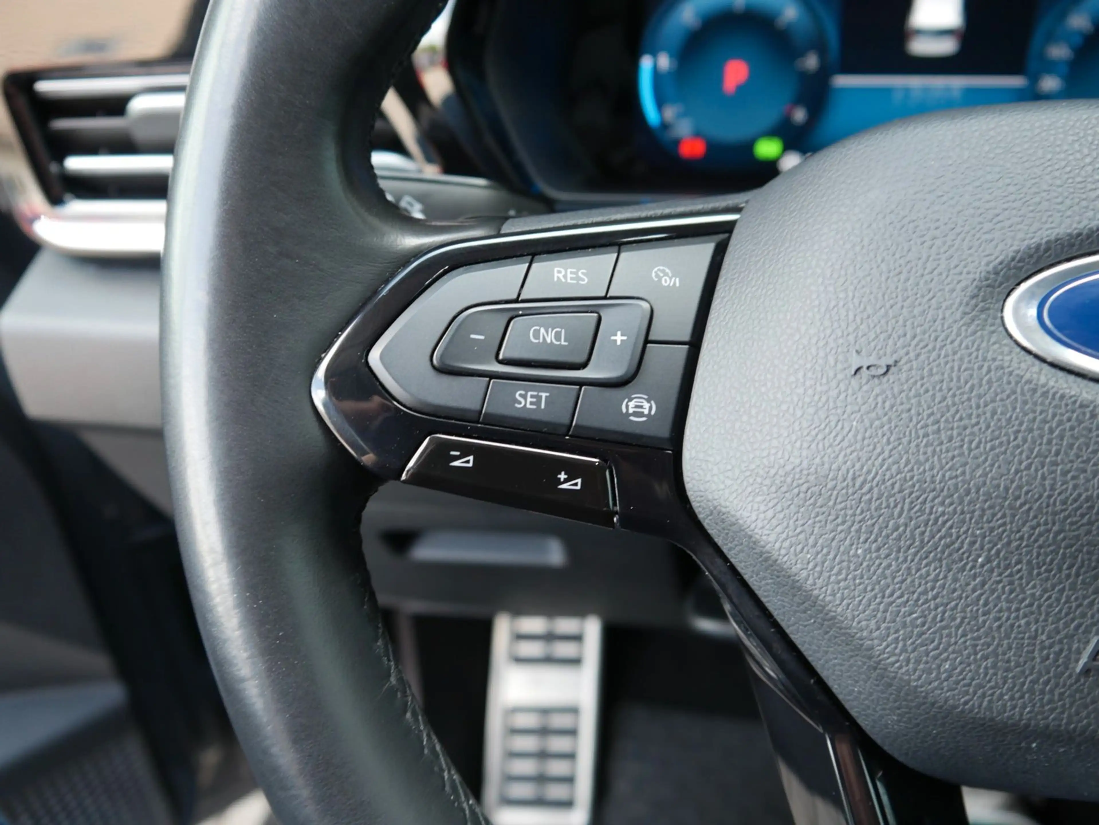 Ford Grand Tourneo Connect 7-Sitzer Diesel Automatik — photo 13