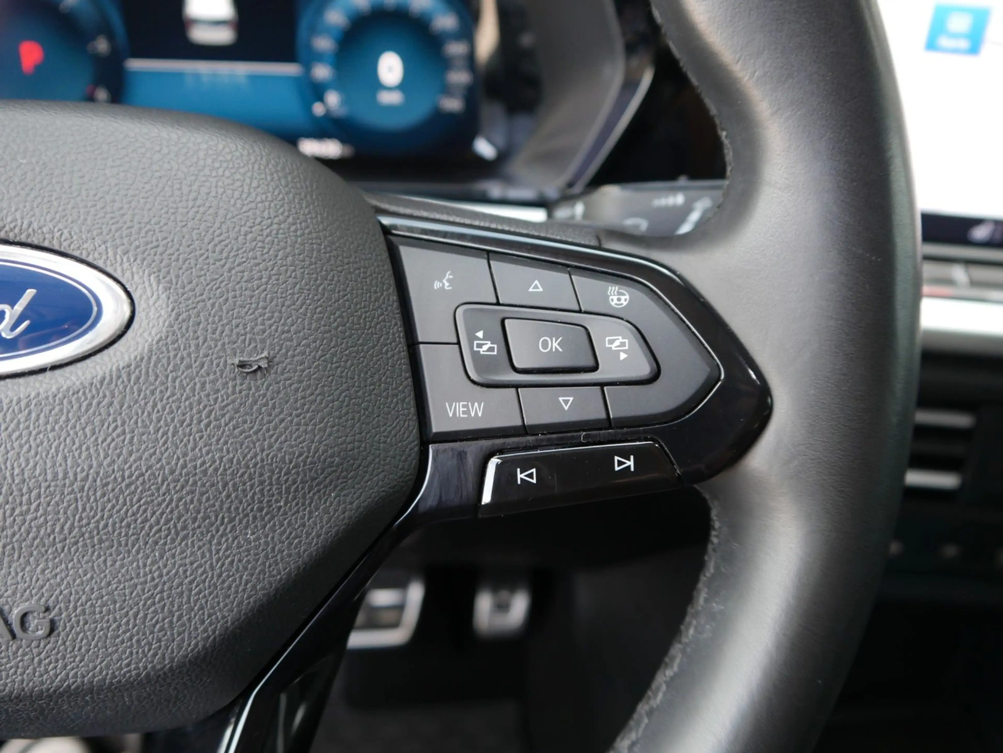 Ford Grand Tourneo Connect 7-Sitzer Diesel Automatik — photo 12
