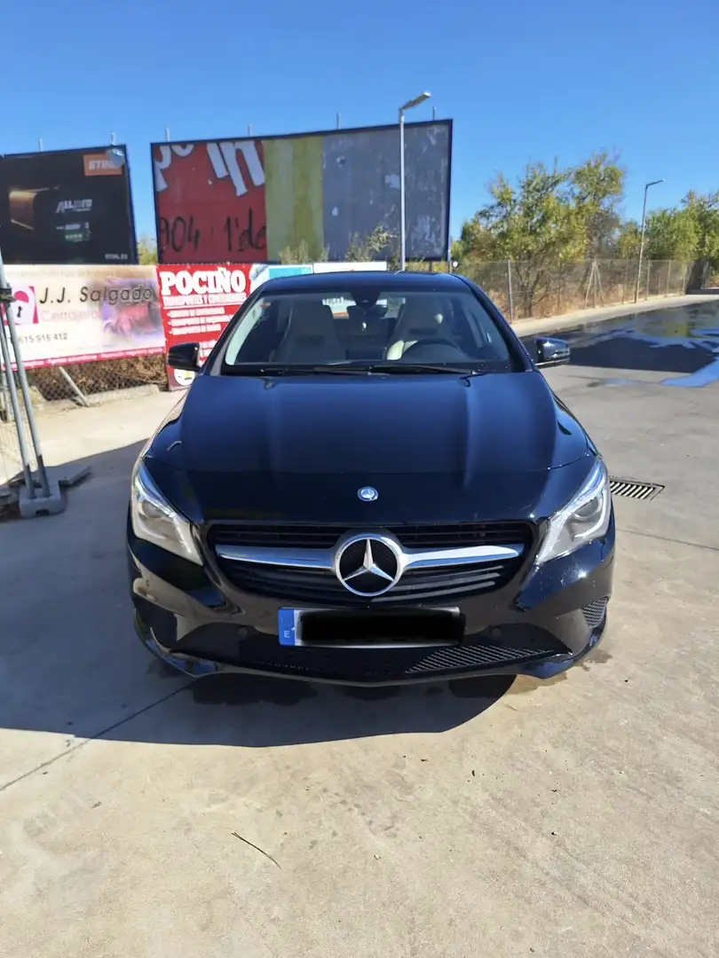 Mercedes-Benz CLA 180 2015 / Diesel / Manual Negro - 1