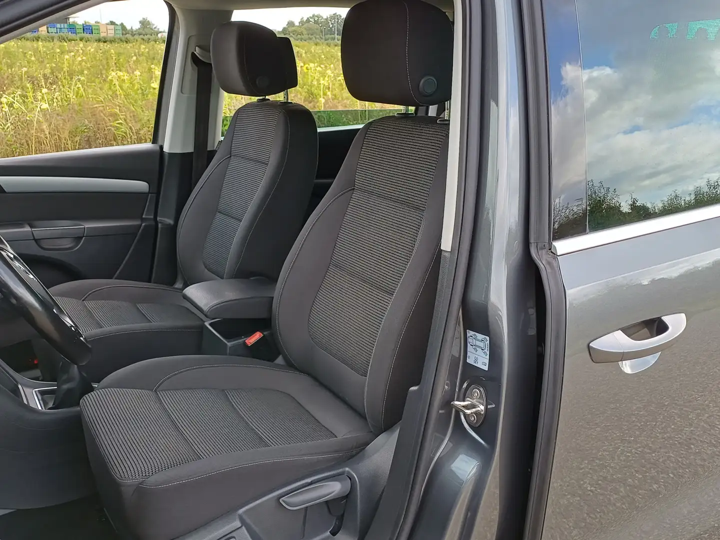 Volkswagen Sharan 1.4 TSI Comfortline 5-Pers. /Navi/Clima/Cruise/Sto Gris - 2