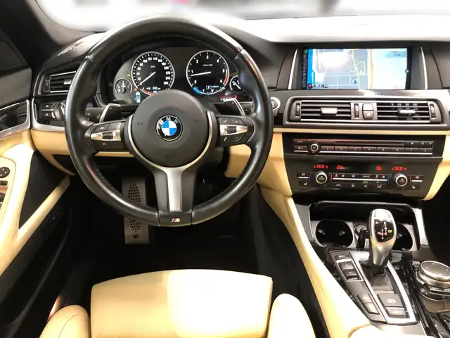 BMW 5 Series view 8
