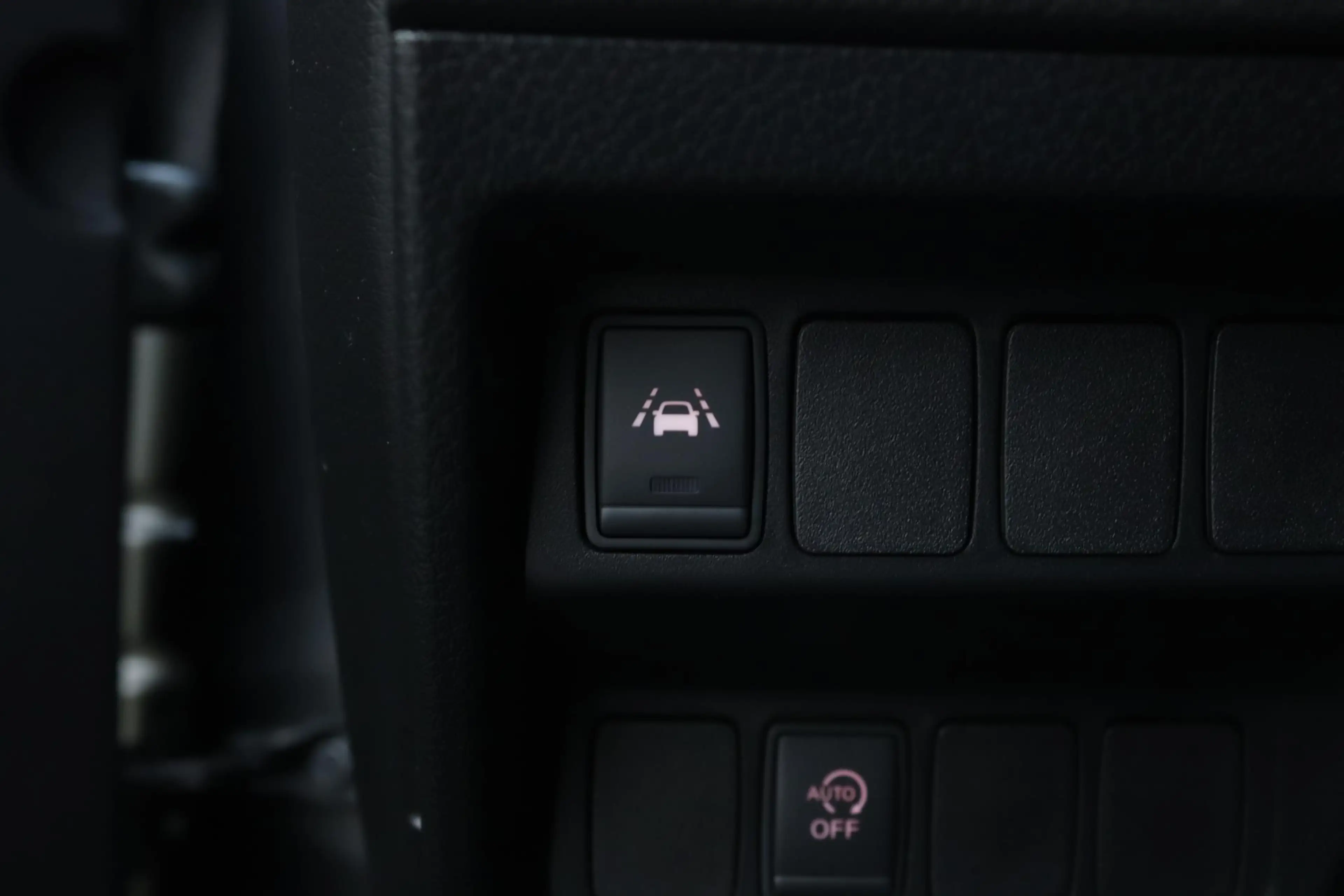 Nissan Qashqai 1.2 N-Connecta / CAMERA / NAVI / PANO DAK / 18"LMV — photo 13