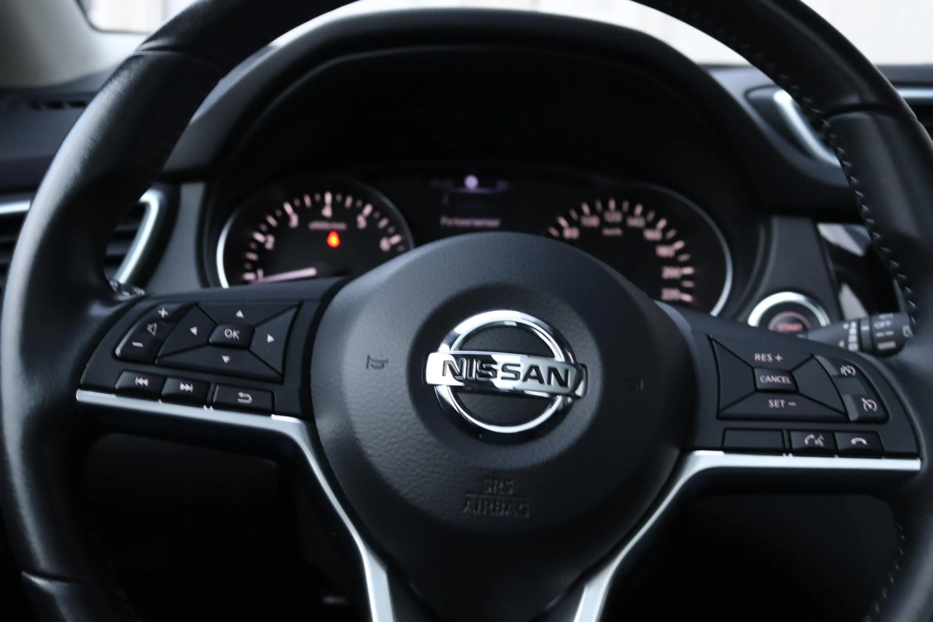 Nissan Qashqai 1.2 N-Connecta / CAMERA / NAVI / PANO DAK / 18"LMV — photo 10