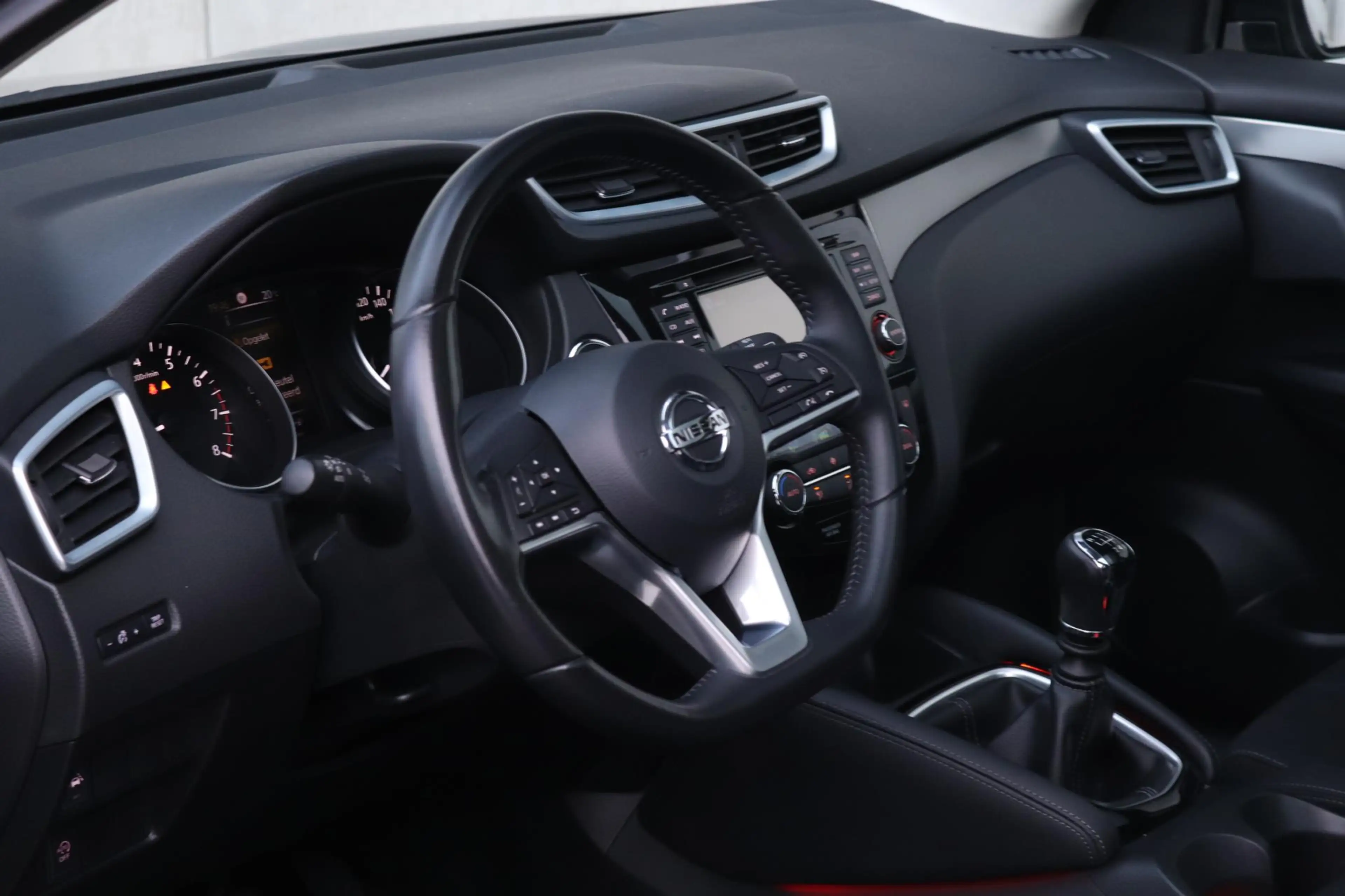 Nissan Qashqai 1.2 N-Connecta / CAMERA / NAVI / PANO DAK / 18"LMV — photo 8