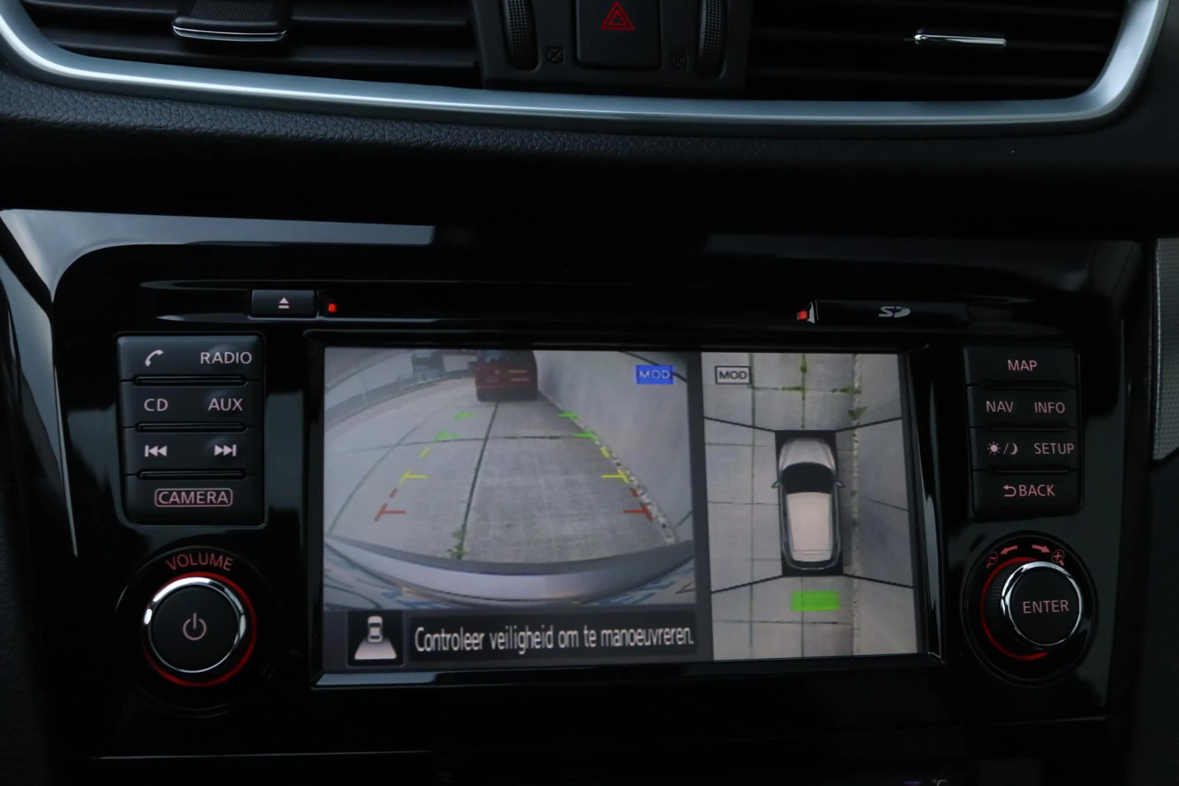 Nissan Qashqai 1.2 N-Connecta / CAMERA / NAVI / PANO DAK / 18"LMV — photo 11