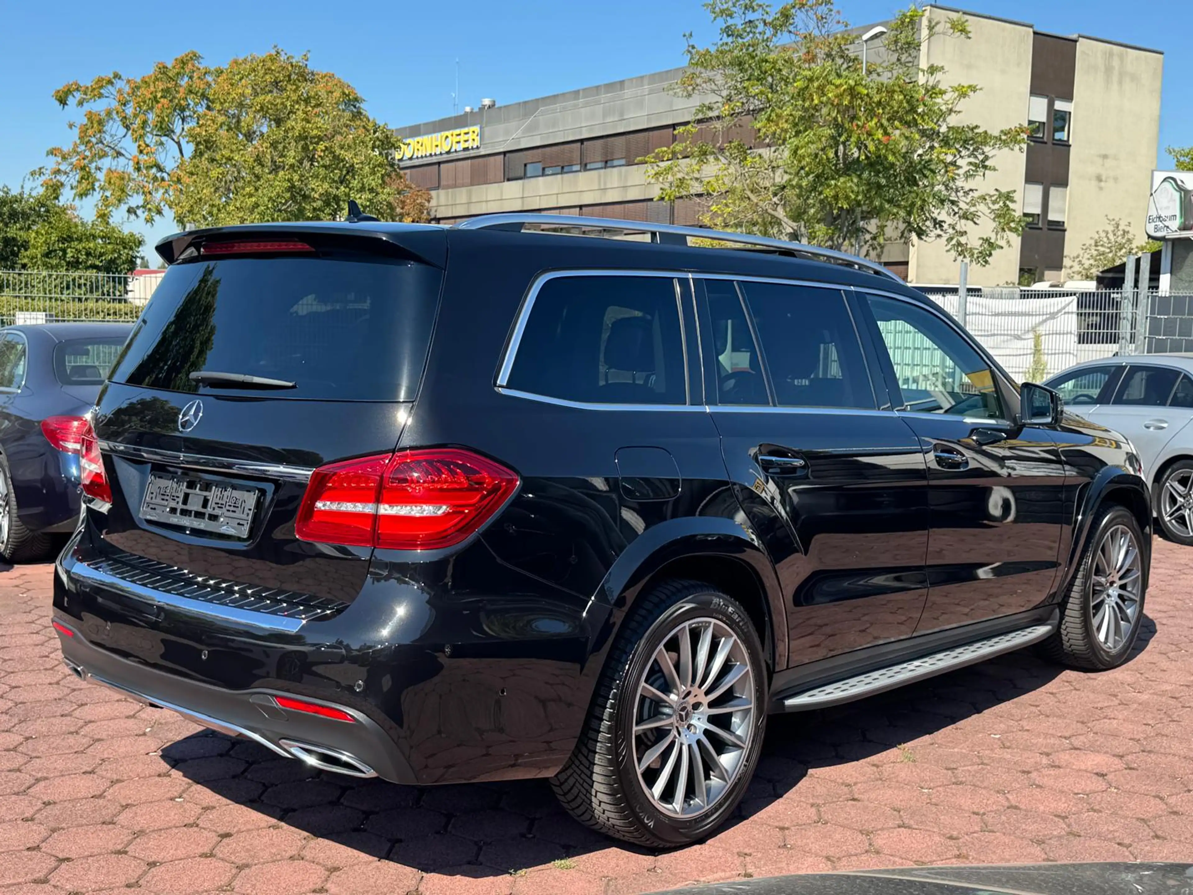 Mercedes-Benz GLS 350 d 4Matic AMG Line 7-SITZ PANO DISTR 360° — photo 5