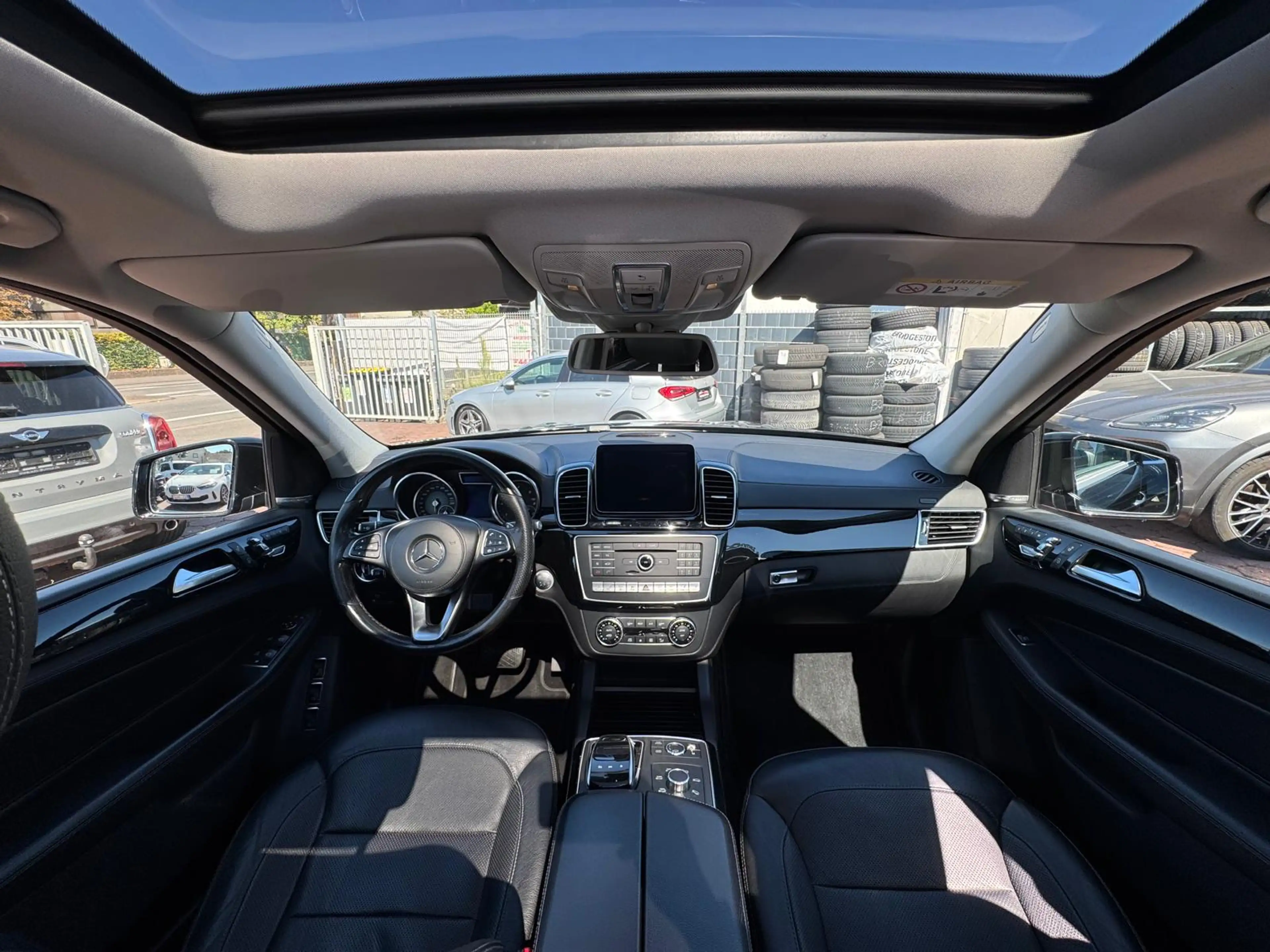 Mercedes-Benz GLS 350 d 4Matic AMG Line 7-SITZ PANO DISTR 360° — photo 15