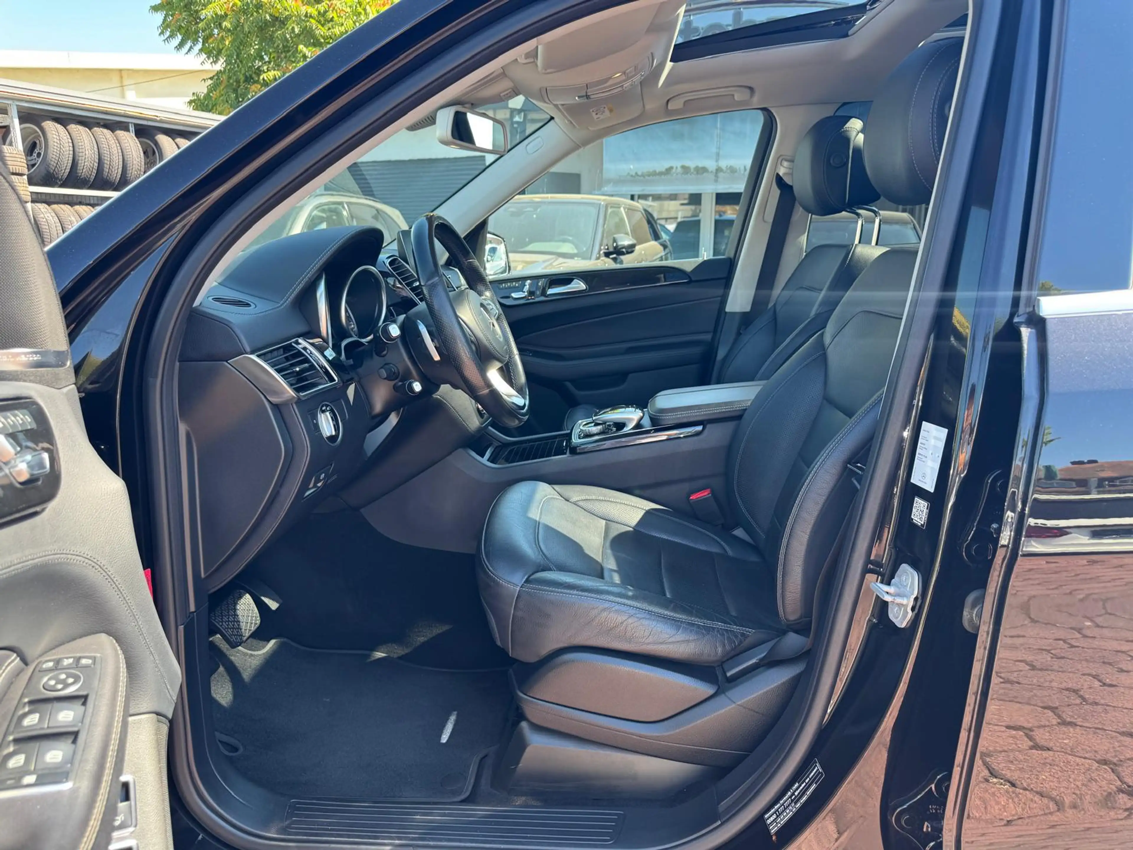 Mercedes-Benz GLS 350 d 4Matic AMG Line 7-SITZ PANO DISTR 360° — photo 10