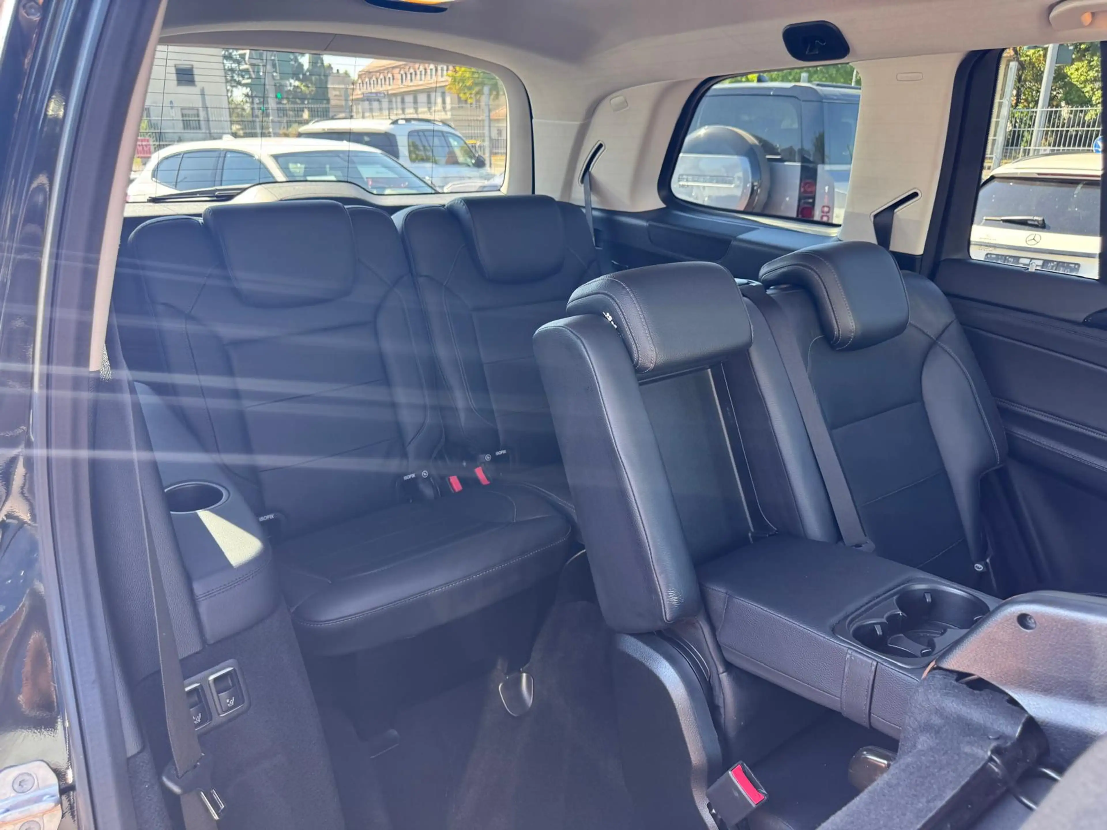 Mercedes-Benz GLS 350 d 4Matic AMG Line 7-SITZ PANO DISTR 360° — photo 13