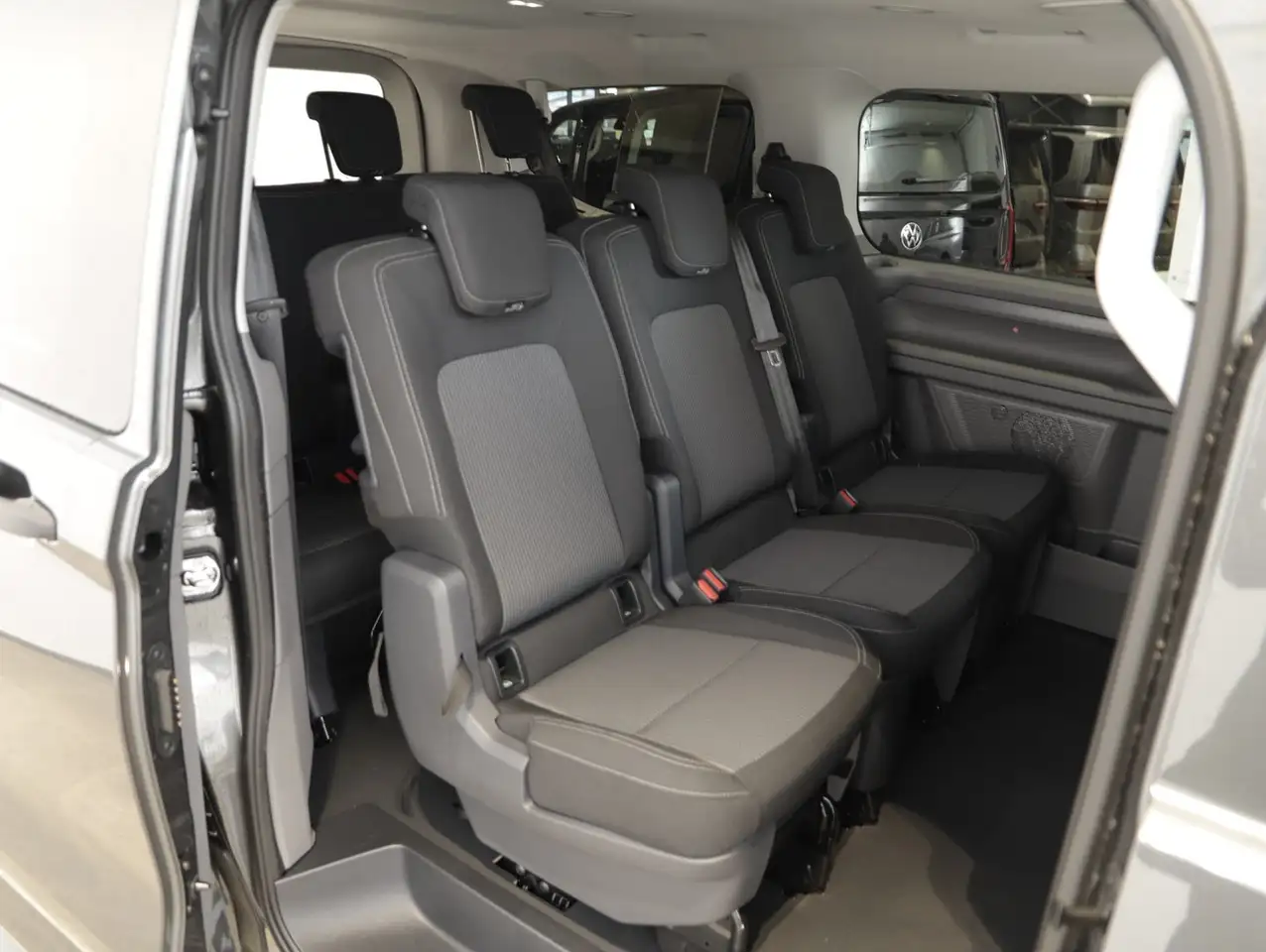 Volkswagen T7 Caravelle 2026 — фото 11