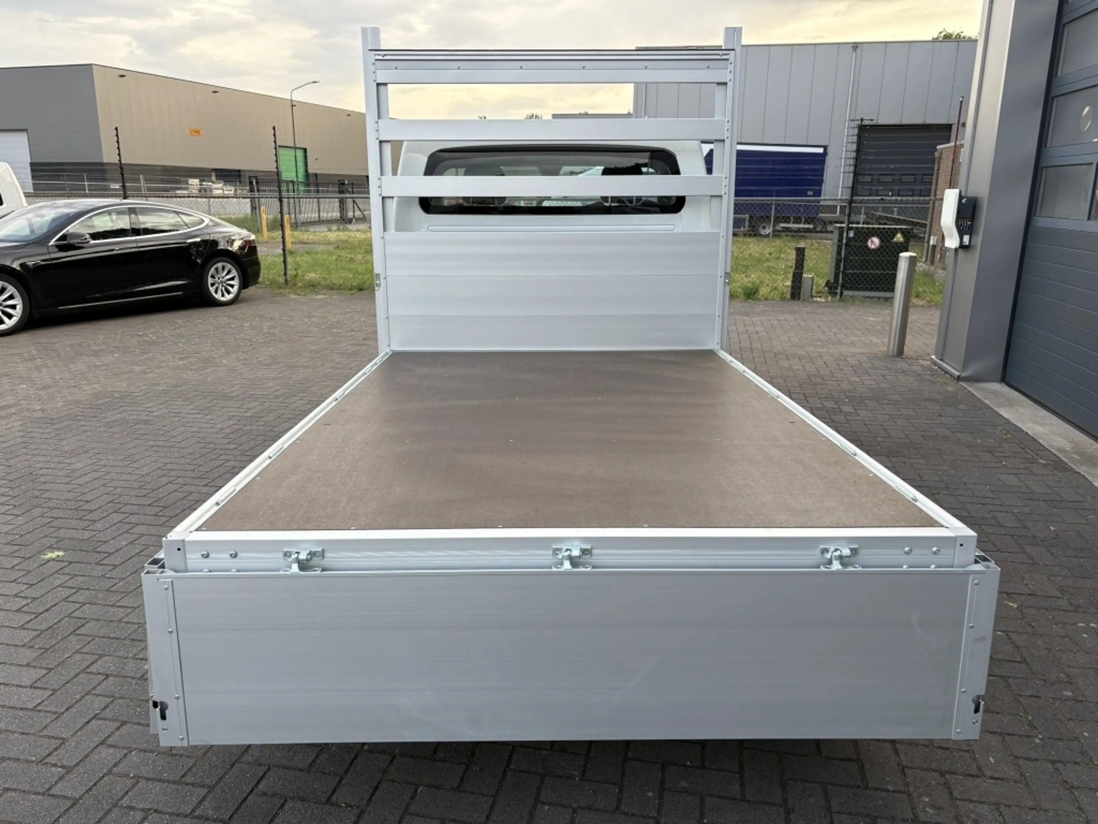 Maxus eDeliver 3 50 kWh L2 open laadbak — photo 7