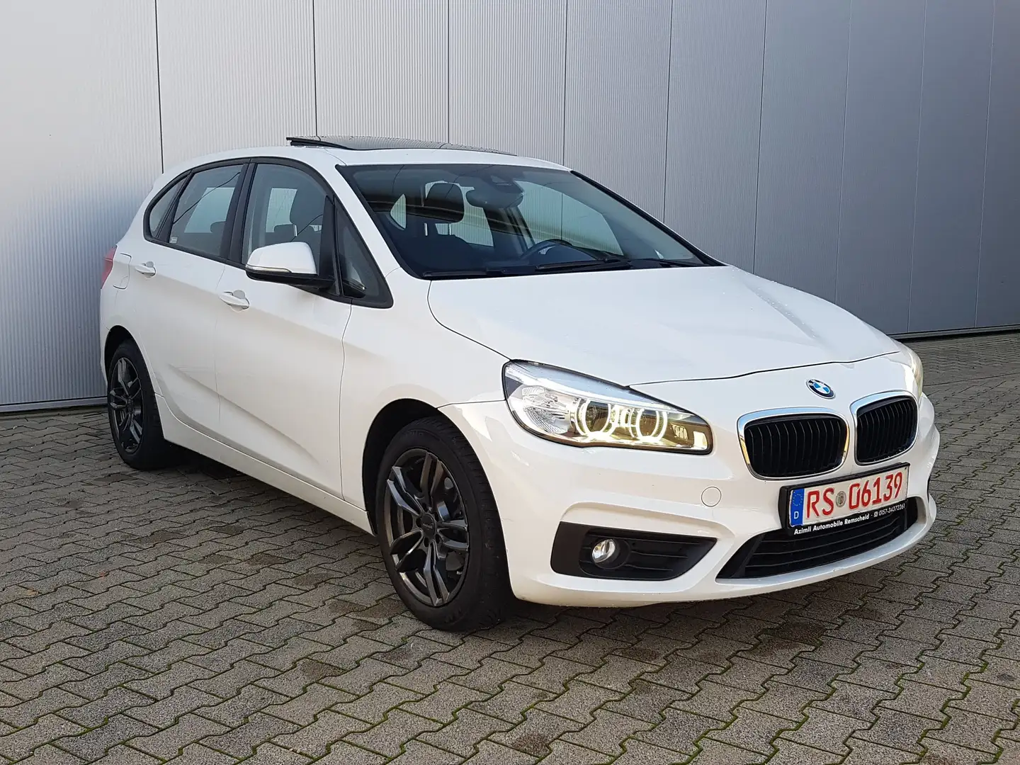 BMW 218 218d Active Tourer Sport-Aut. Luxury Line Weiß - 1
