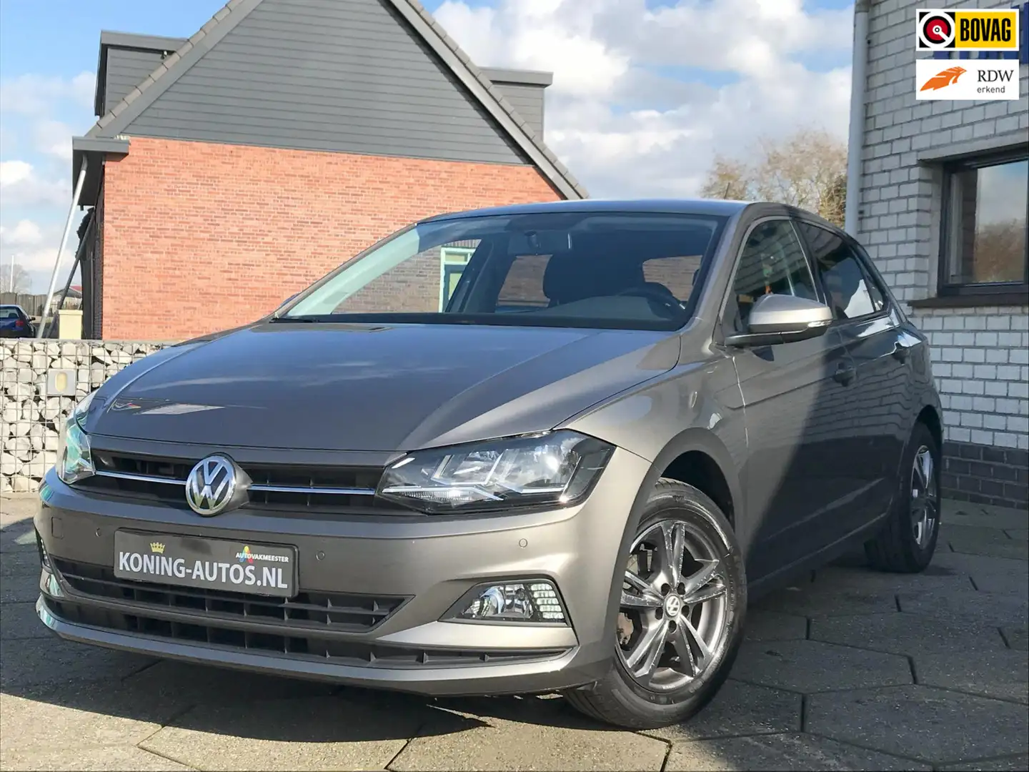 Volkswagen Polo 1.0 TSI Beats/ PDC/ Privacyglass/ Premium Audio Grijs - 1