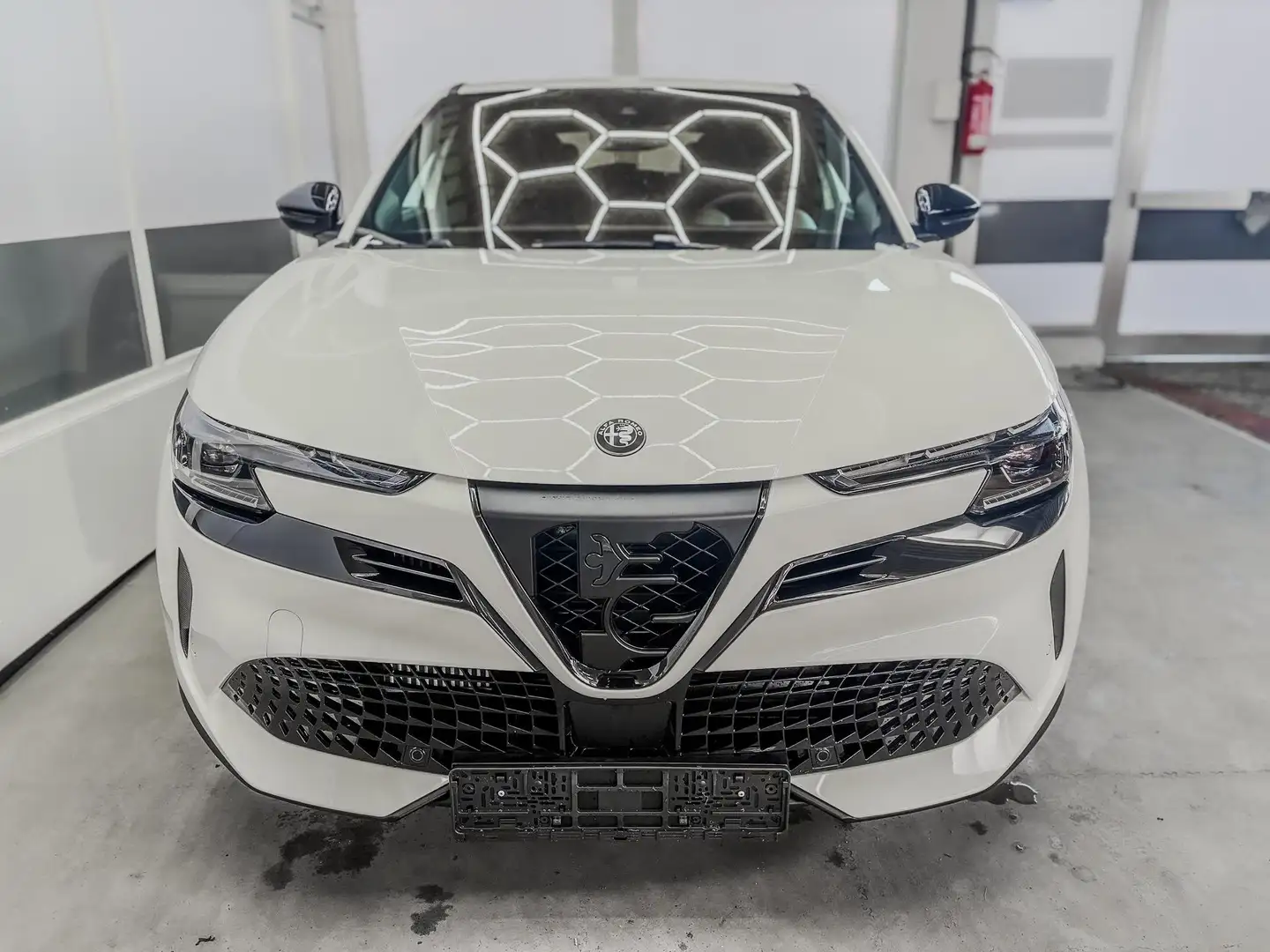 Alfa Romeo Junior Speciale IBRIDA MATRIX ACC KEYLESS NAVI 1.2 E-D... Weiß - 2