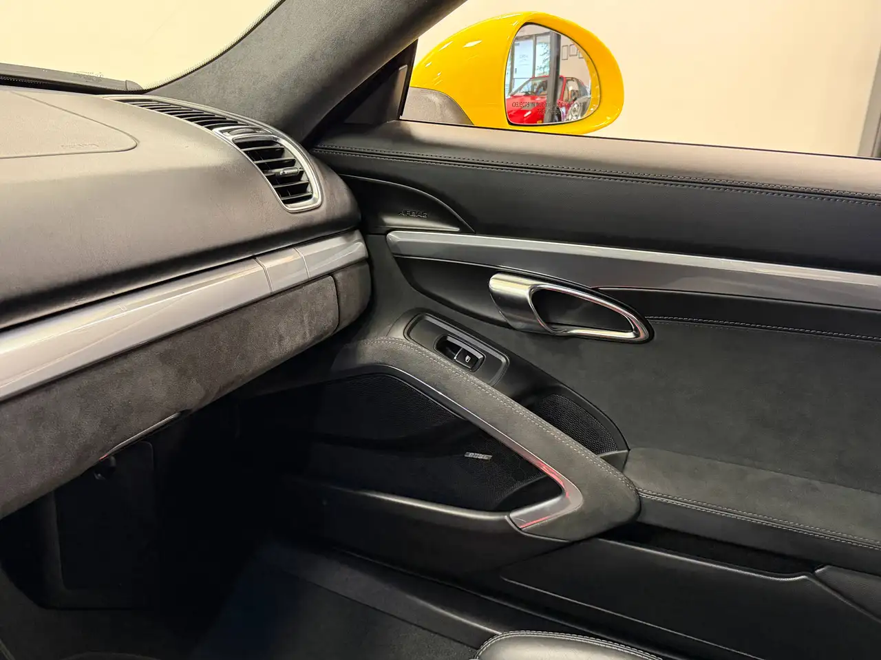 Porsche Cayman снимка Porsche Cayman