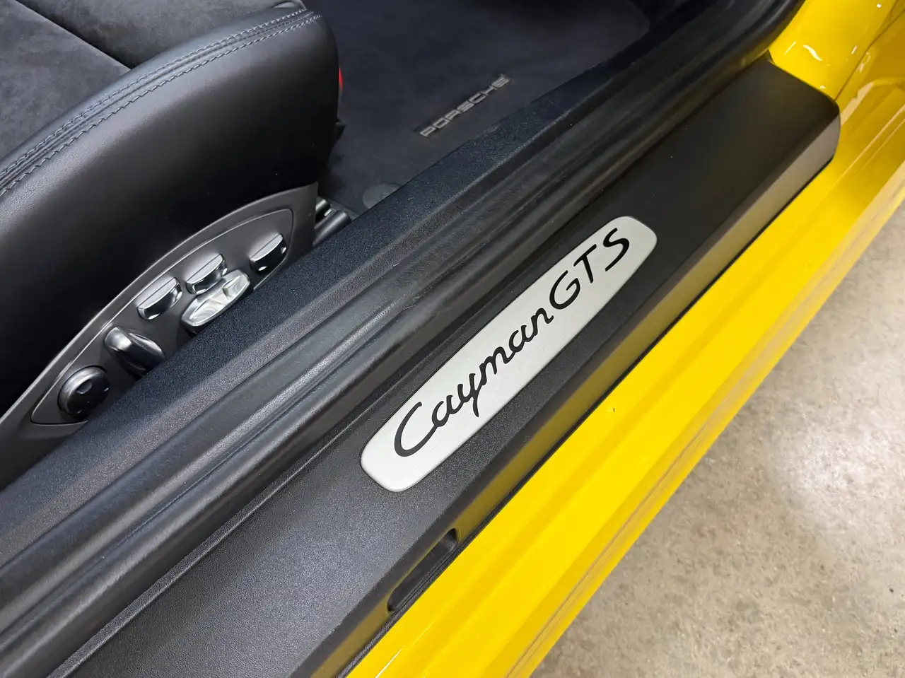 Porsche Cayman снимка Porsche Cayman