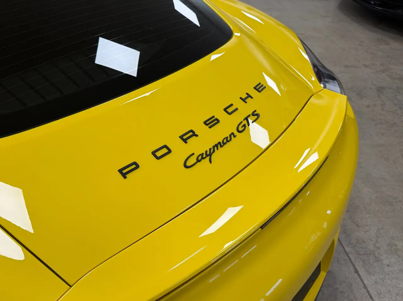 Porsche Cayman снимка Porsche Cayman