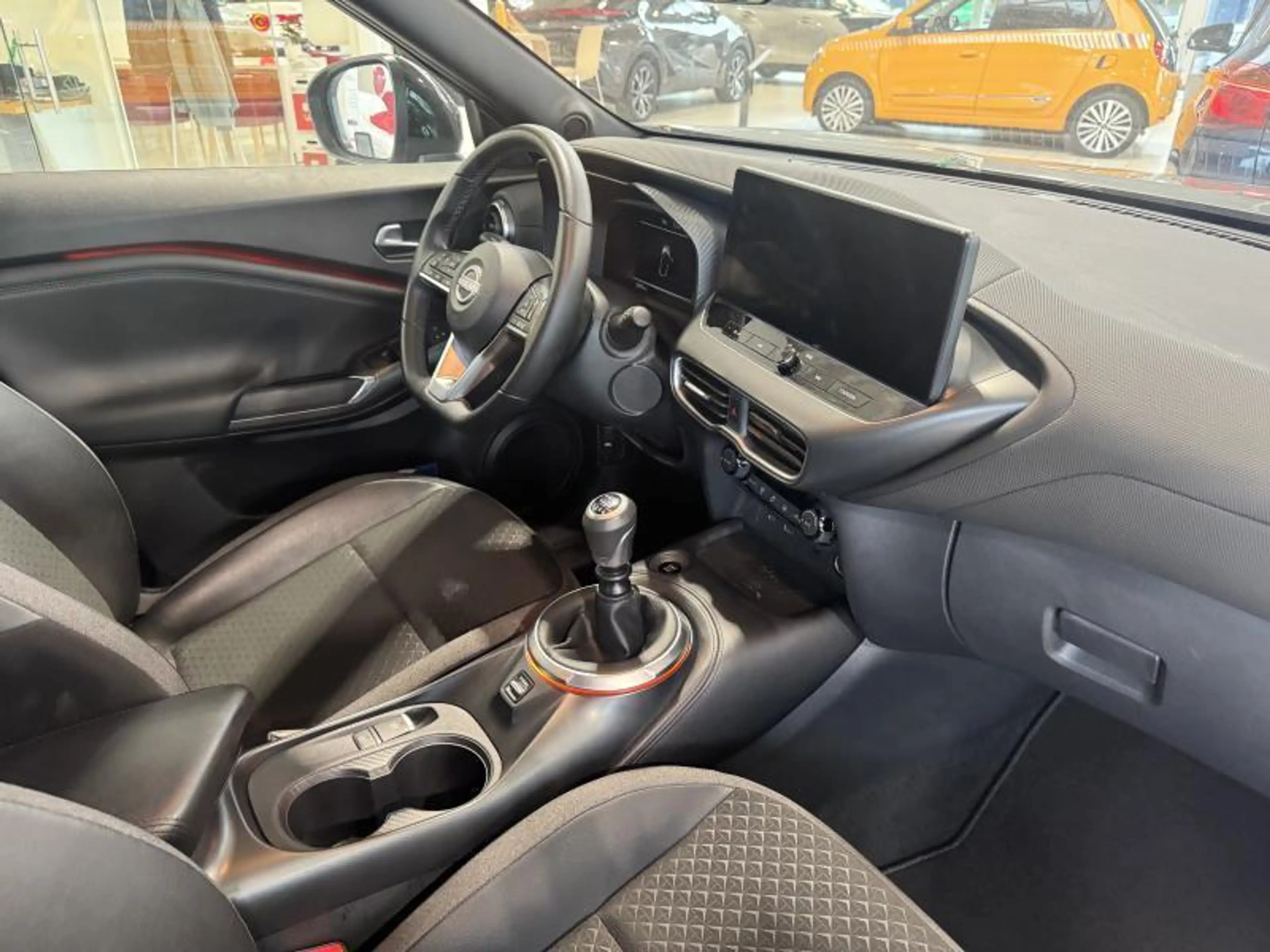 Nissan Juke 1.0 DIG-T N-DESIGN — photo 11