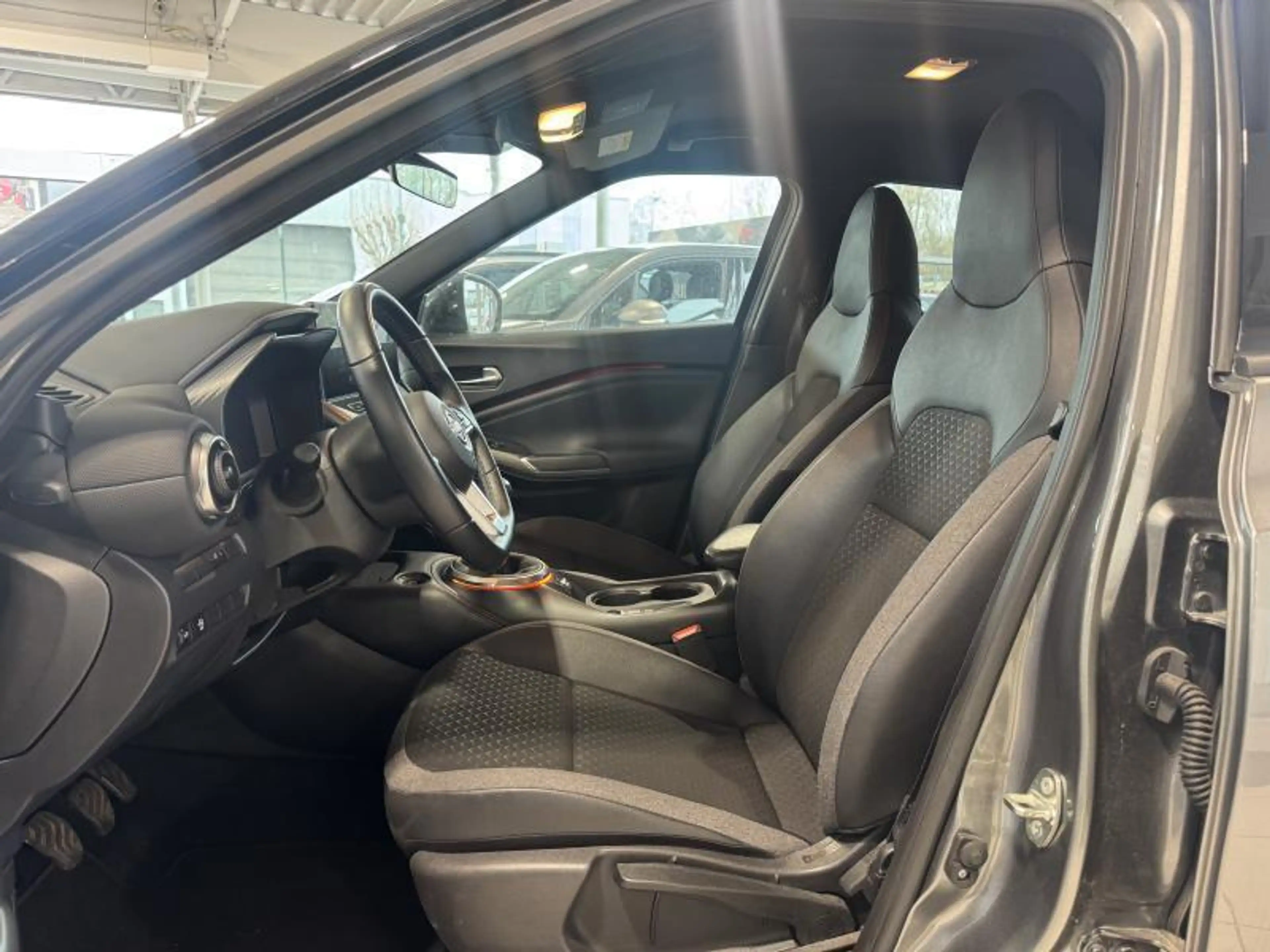 Nissan Juke 1.0 DIG-T N-DESIGN — photo 9
