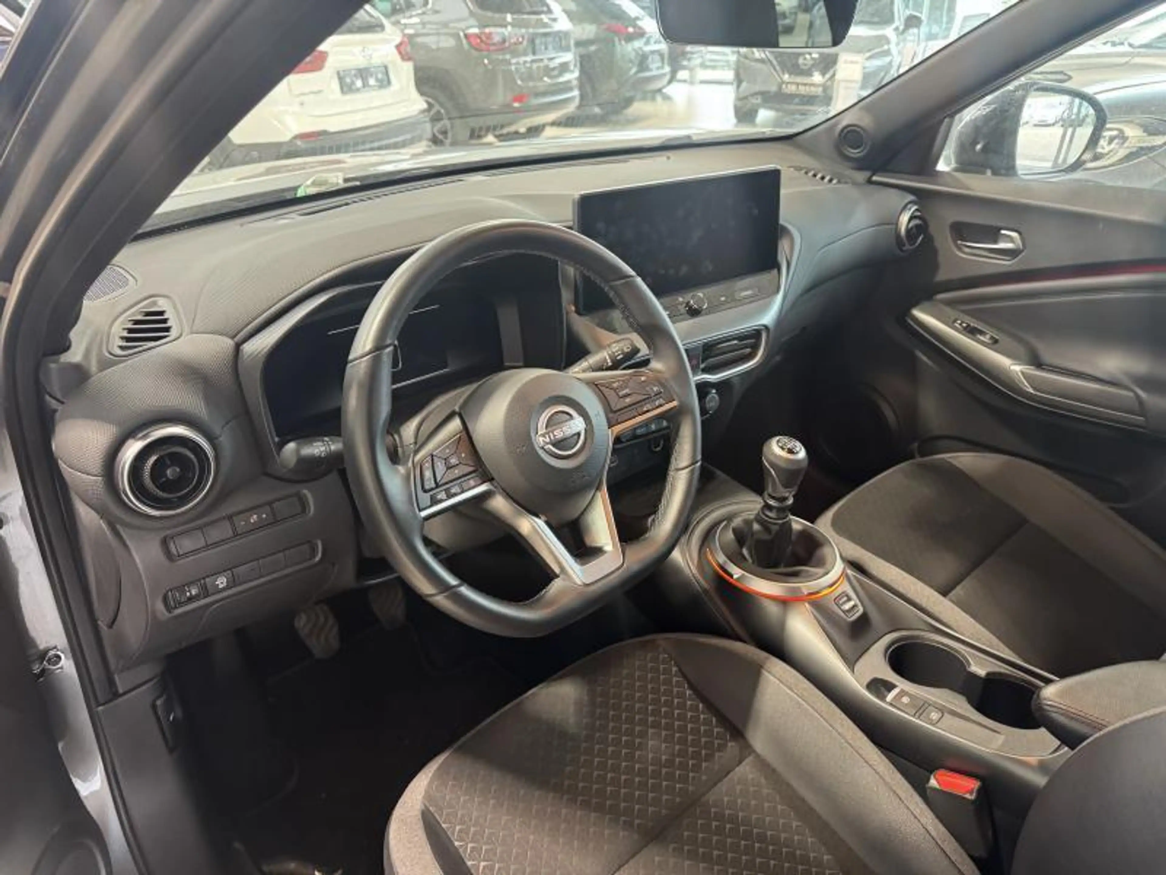 Nissan Juke 1.0 DIG-T N-DESIGN — photo 8