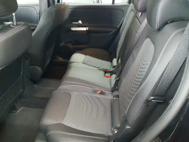 Mercedes-Benz GLB view 13