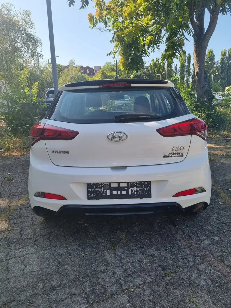 Hyundai i20 1,25 Edition Erstbesitz Neues Pickerl 2027/8 - 1