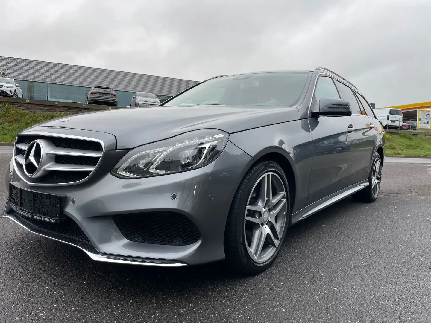 Mercedes-Benz E 250 E -Klasse E 250 BlueTec 4Matic AMG Line Grau - 1