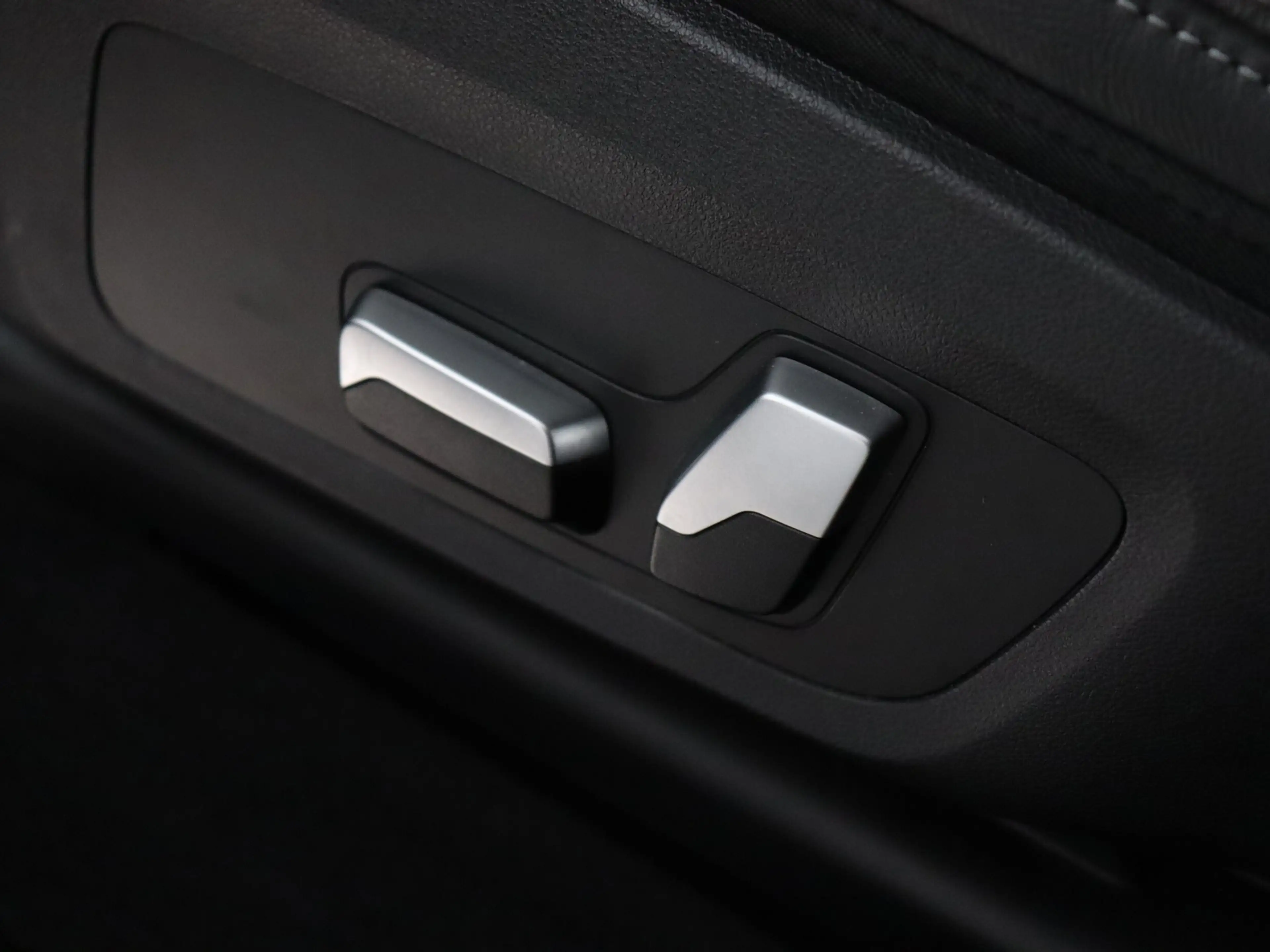 BMW iX3 Executive 80 kWh Soh 99% (NL-Auto / Pano / Elek. t — photo 12