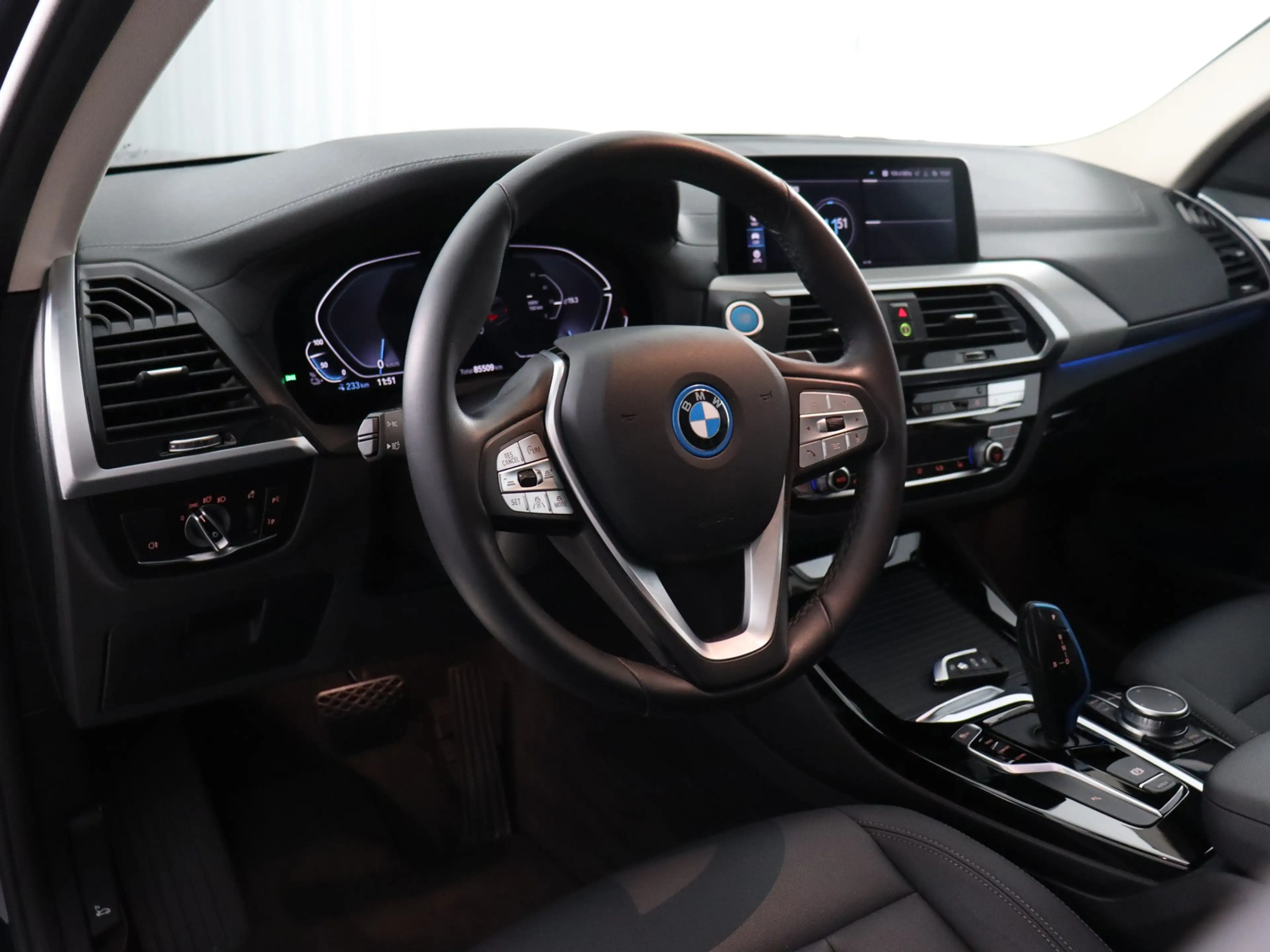 BMW iX3 Executive 80 kWh Soh 99% (NL-Auto / Pano / Elek. t — photo 3