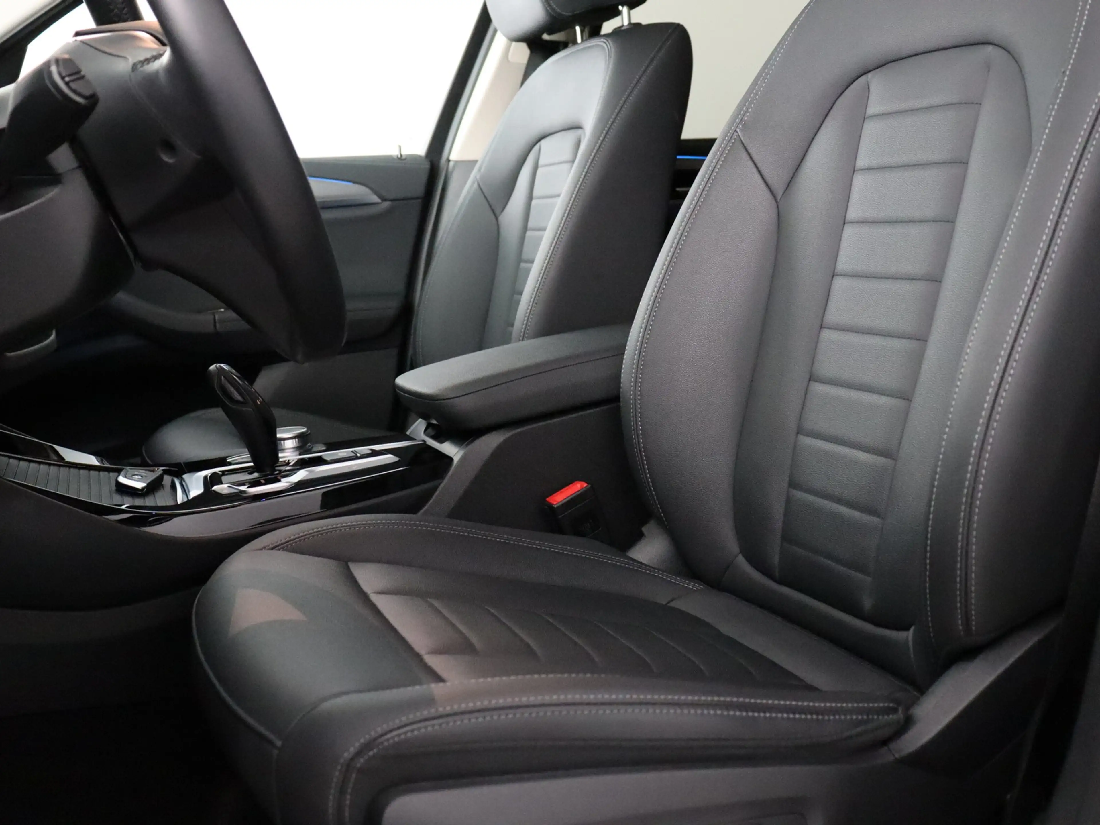 BMW iX3 Executive 80 kWh Soh 99% (NL-Auto / Pano / Elek. t — photo 11