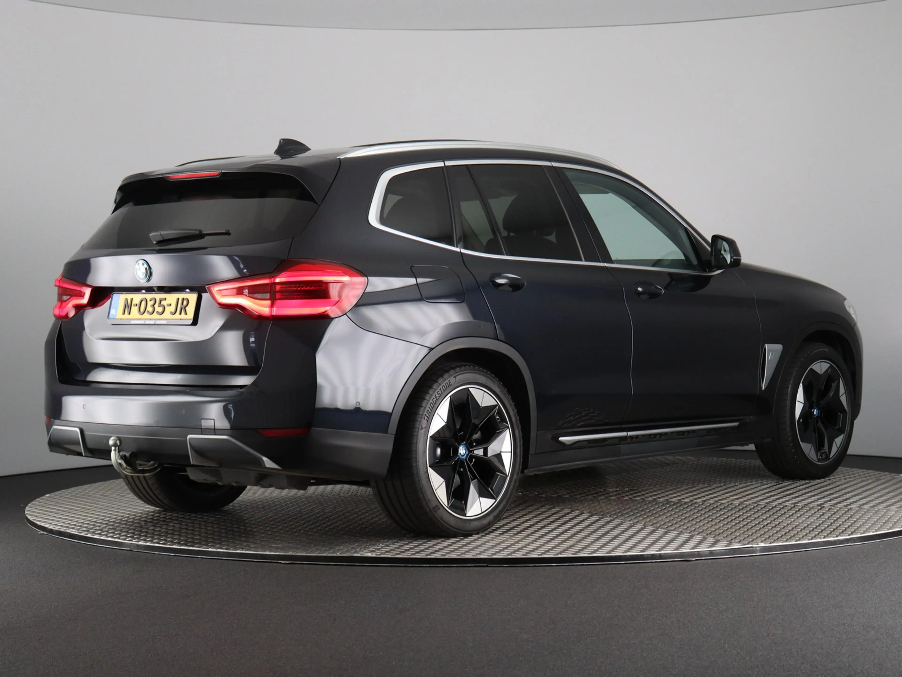 BMW iX3 Executive 80 kWh Soh 99% (NL-Auto / Pano / Elek. t — photo 2