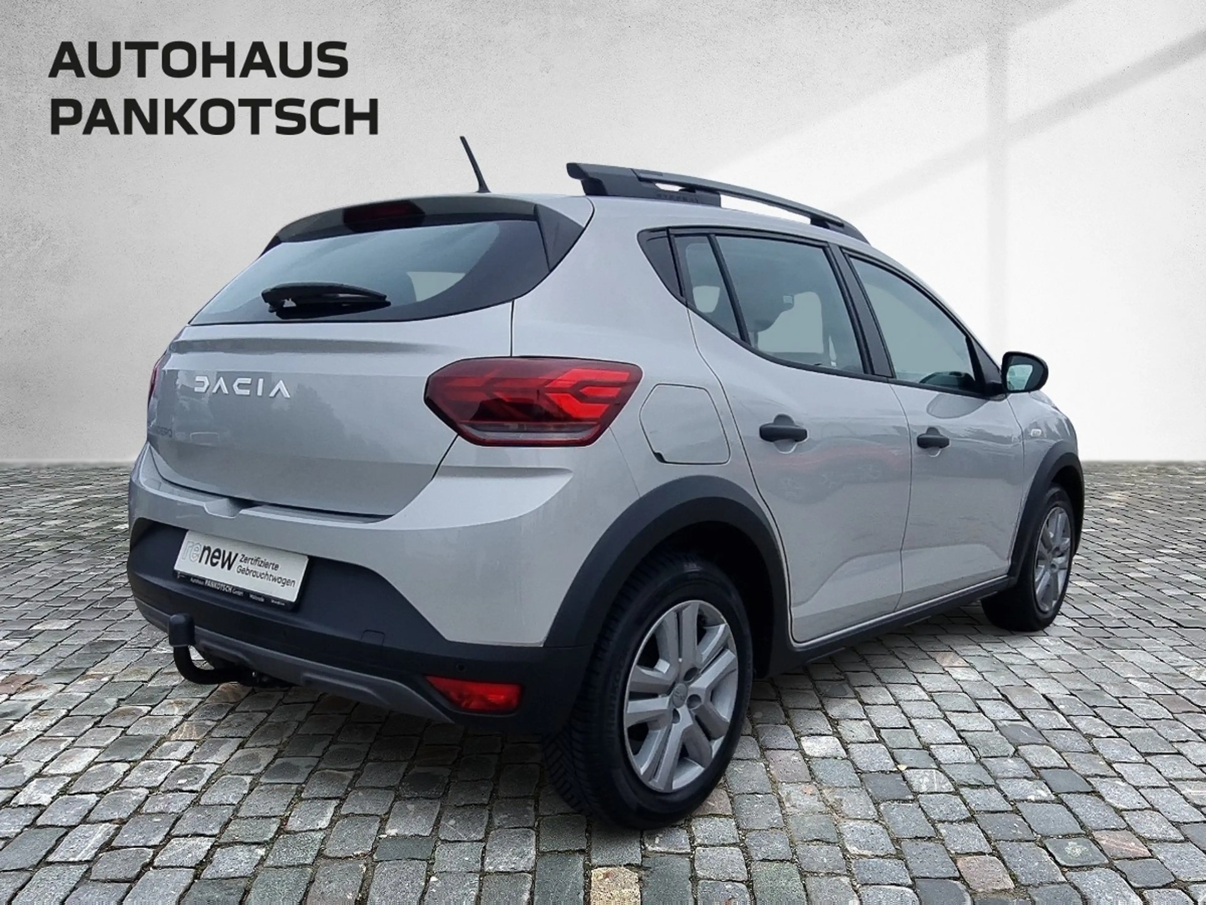 Dacia Sandero Stepway Essential TCe 90 — photo 3