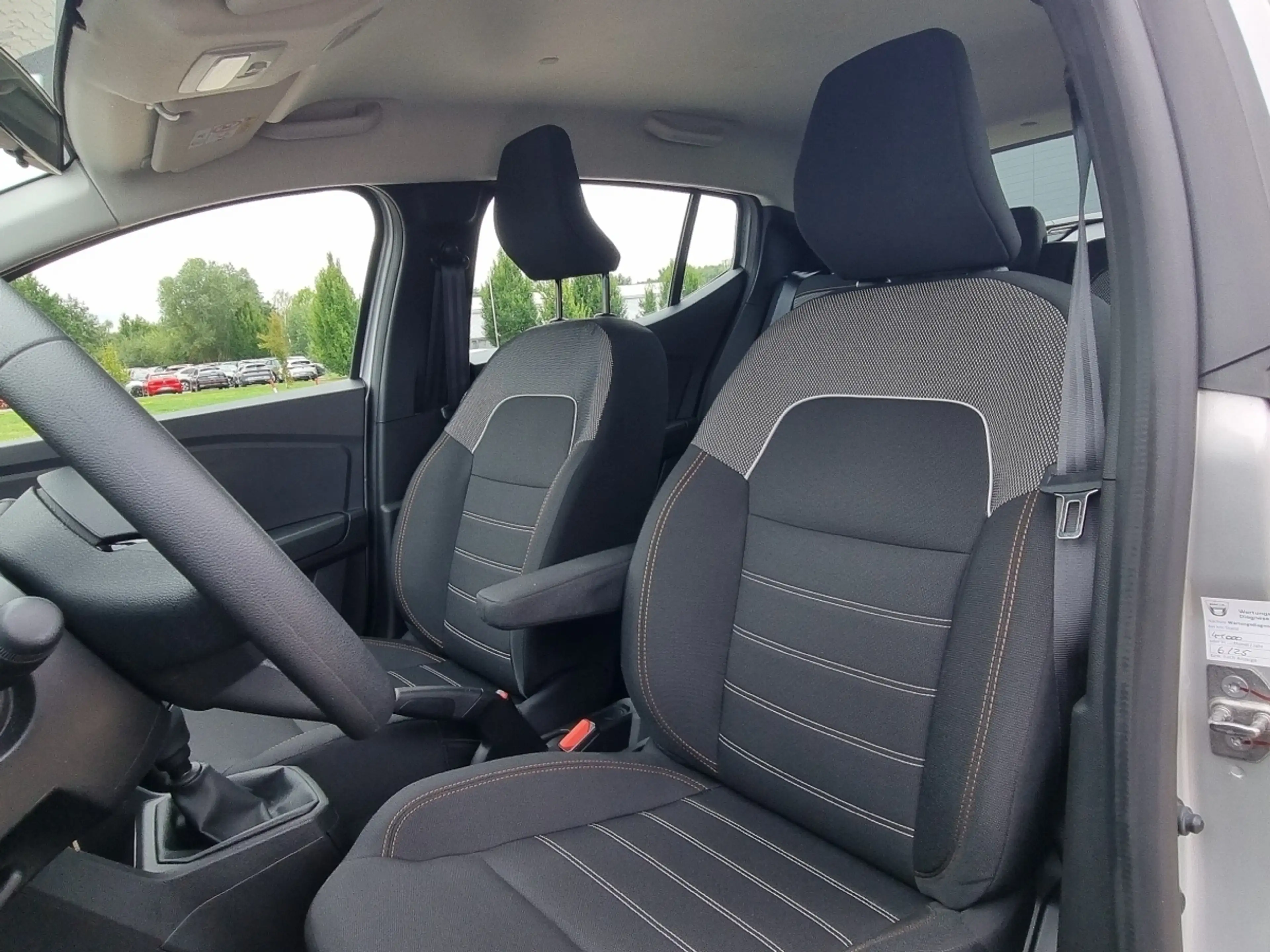 Dacia Sandero Stepway Essential TCe 90 — photo 9