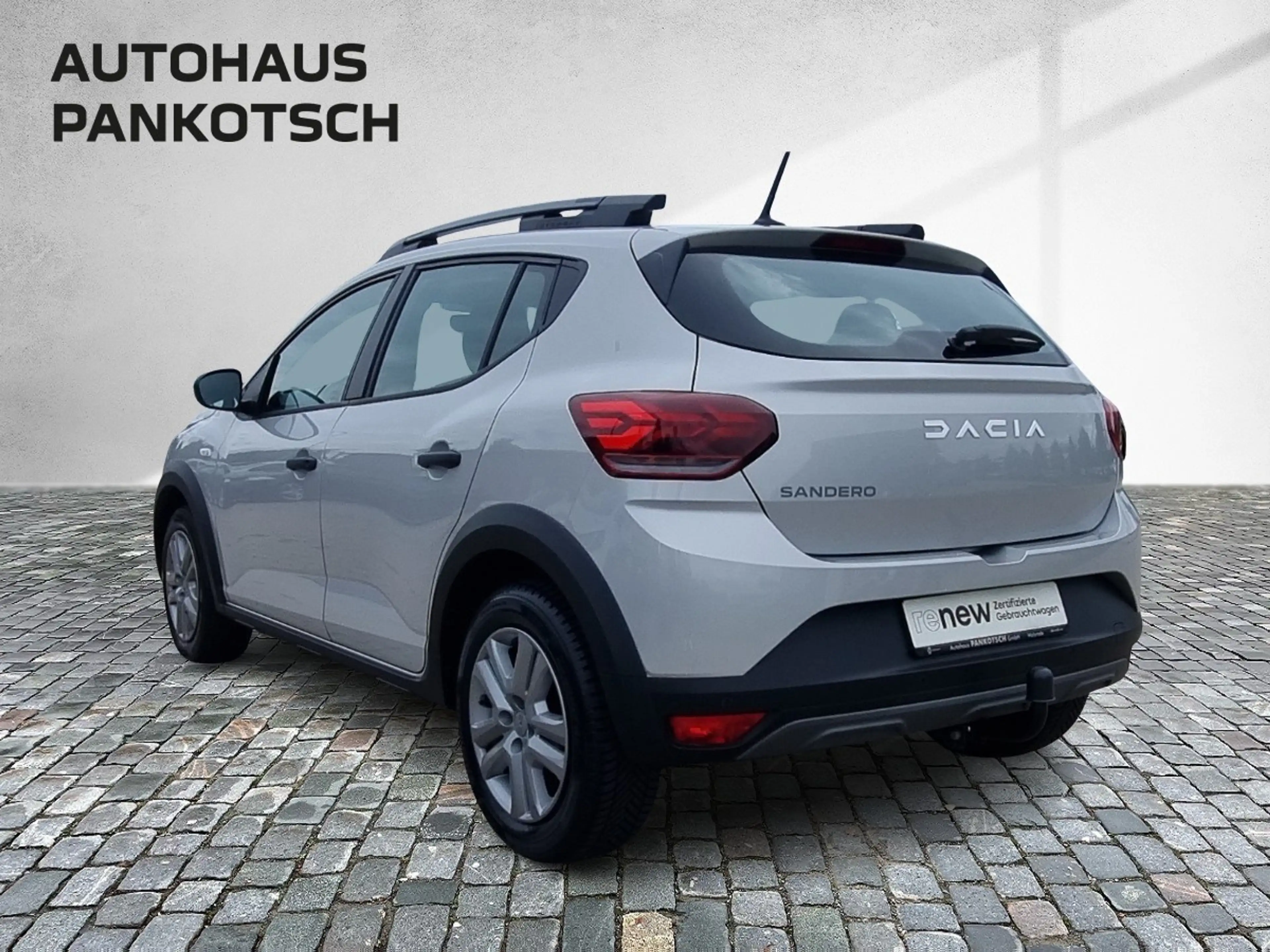Dacia Sandero Stepway Essential TCe 90 — photo 2
