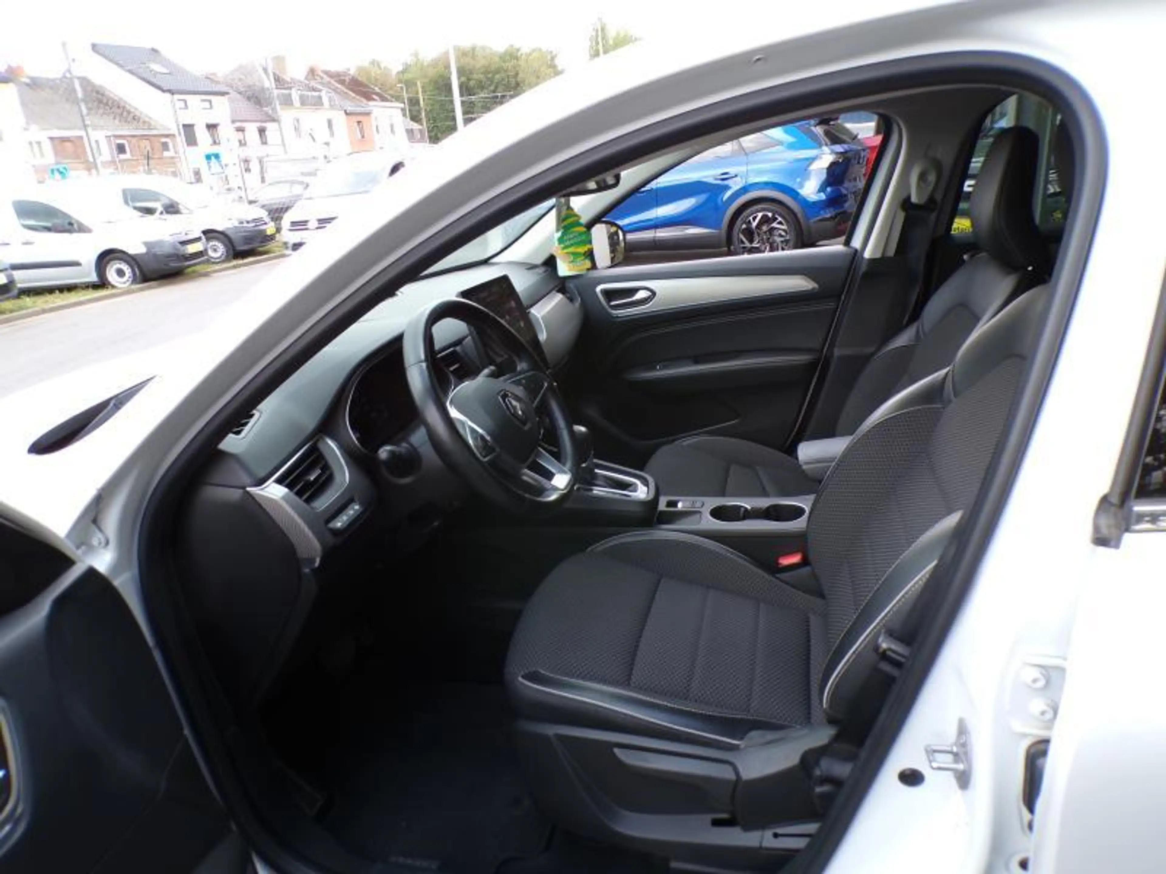 Renault Arkana 1.6 E-tech 140cv Blanc 06/22 41.763km Airco Radio — photo 6